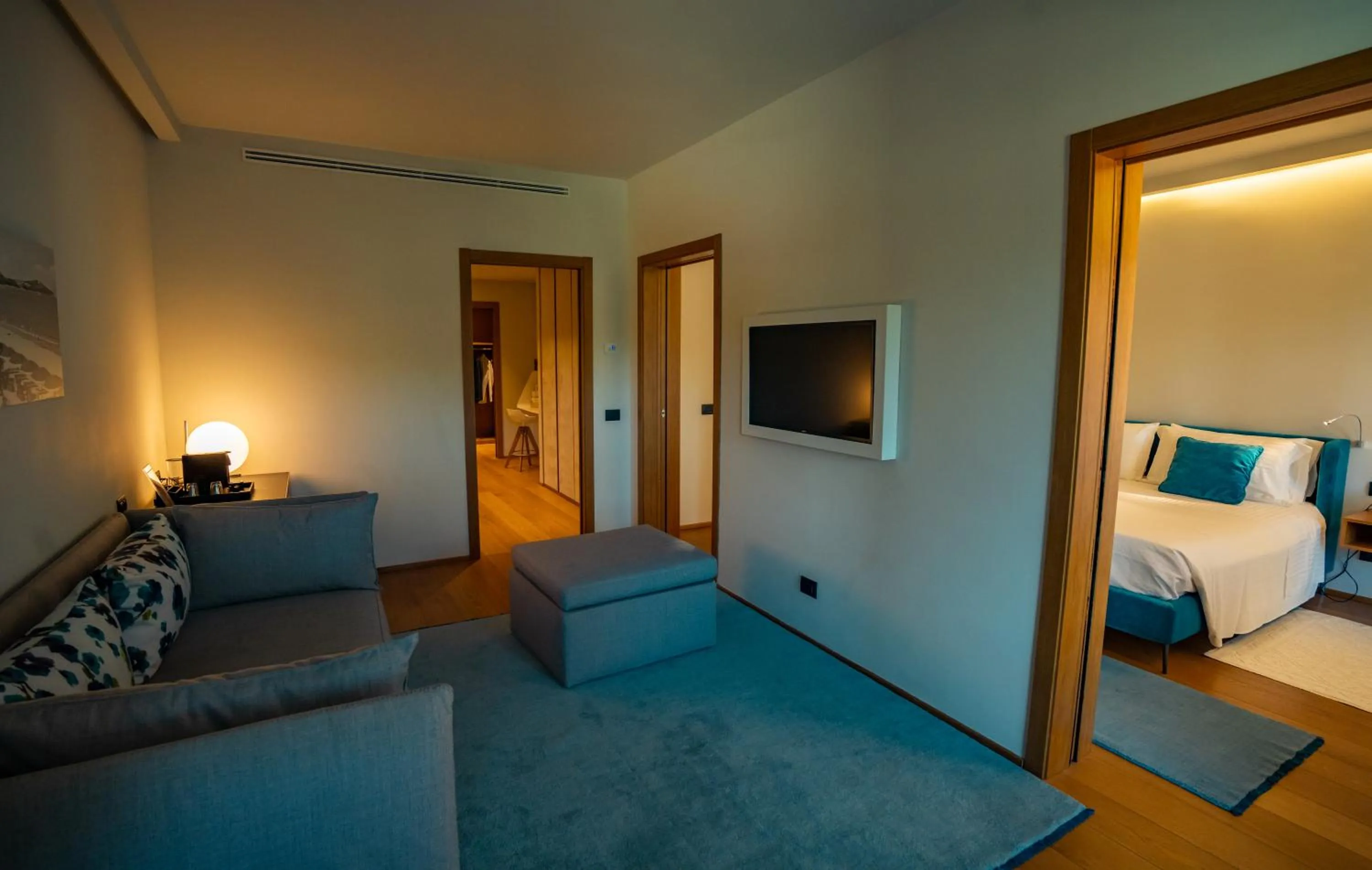 Photo of the whole room, Bed in Gallia Palace Hotel - Relais & Châteaux