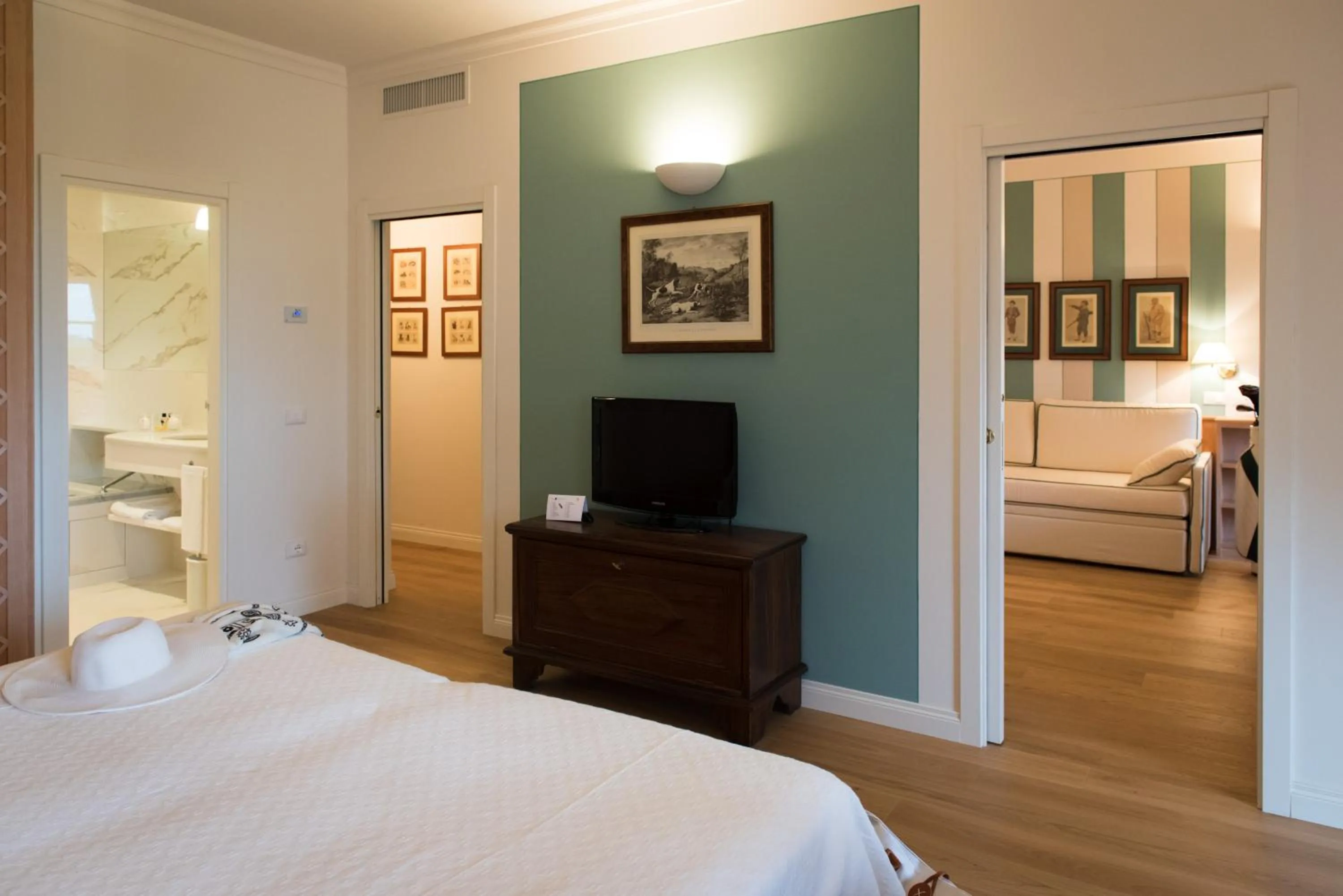 Decorative detail, Bed in Gallia Palace Hotel - Relais & Châteaux