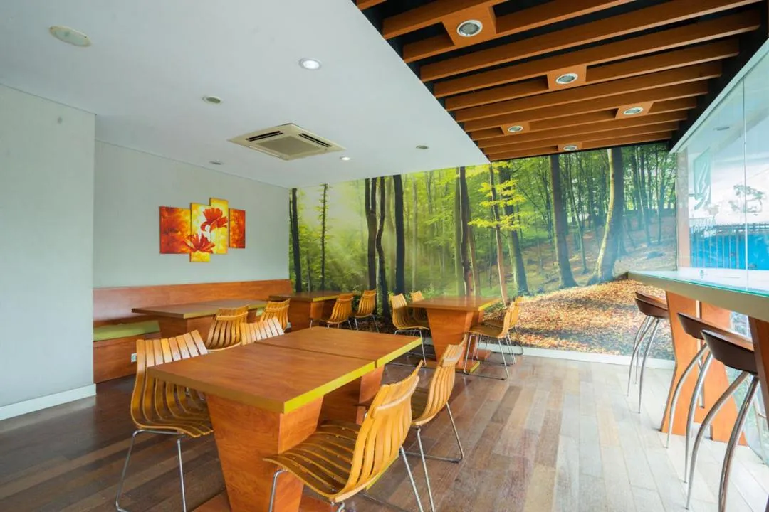 Life Hotel Stasiun Kota Surabaya