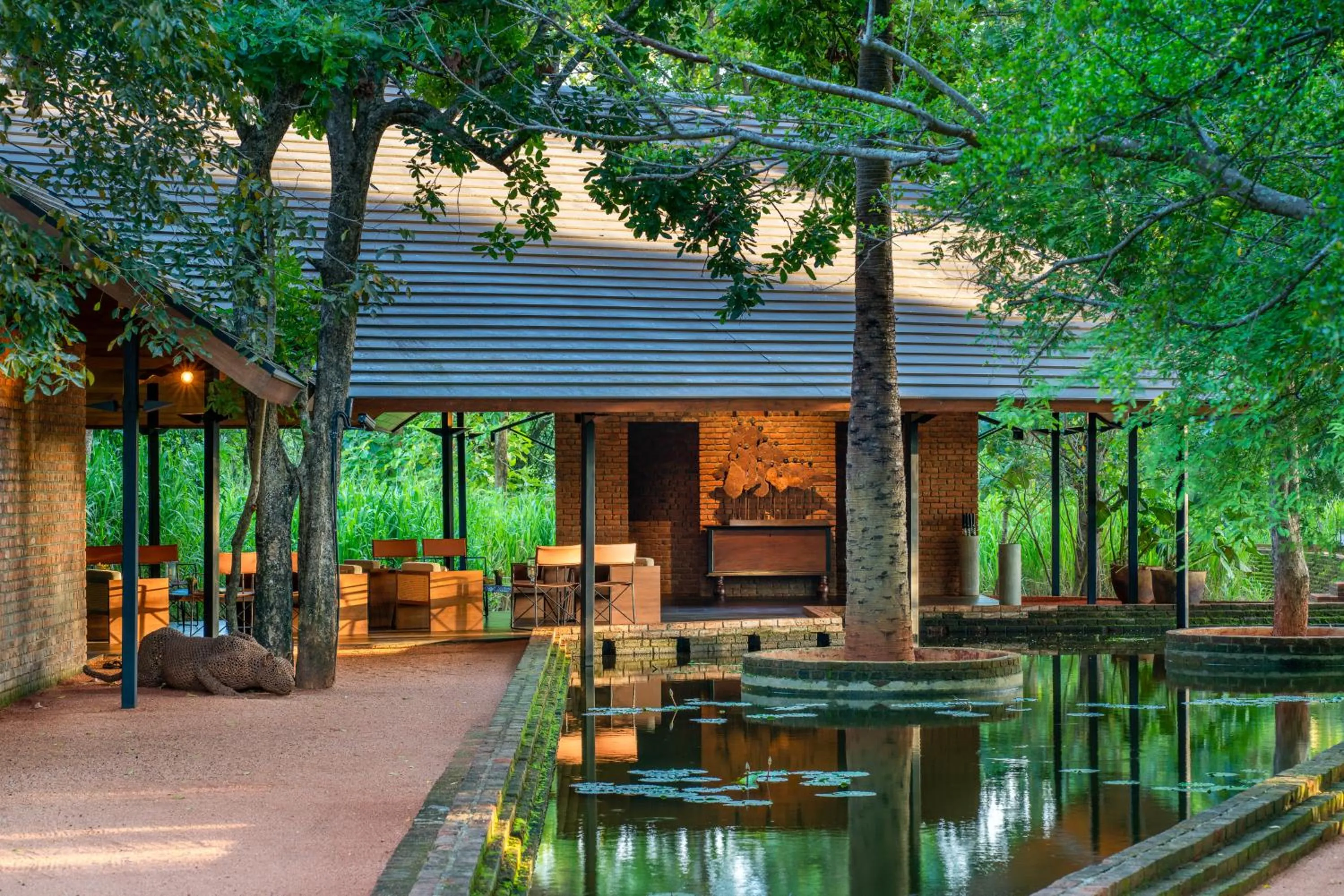 Lobby or reception in Taru Villas Maia - Habarana