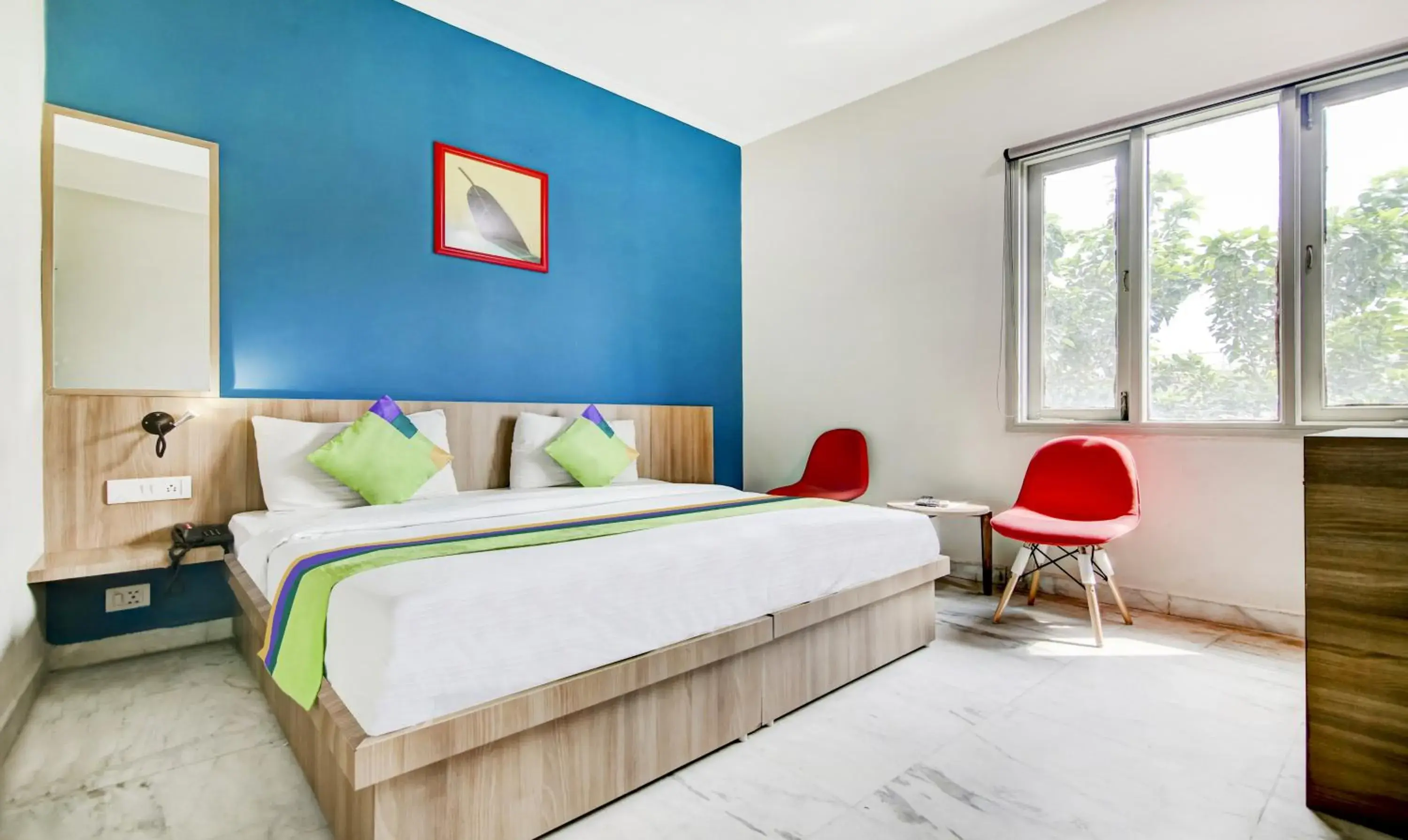 Standard Double Room - single occupancy in Treebo Mall View, DLF Phase II Standard Double Room - single occupancy in Treebo Mall View, DLF Phase II