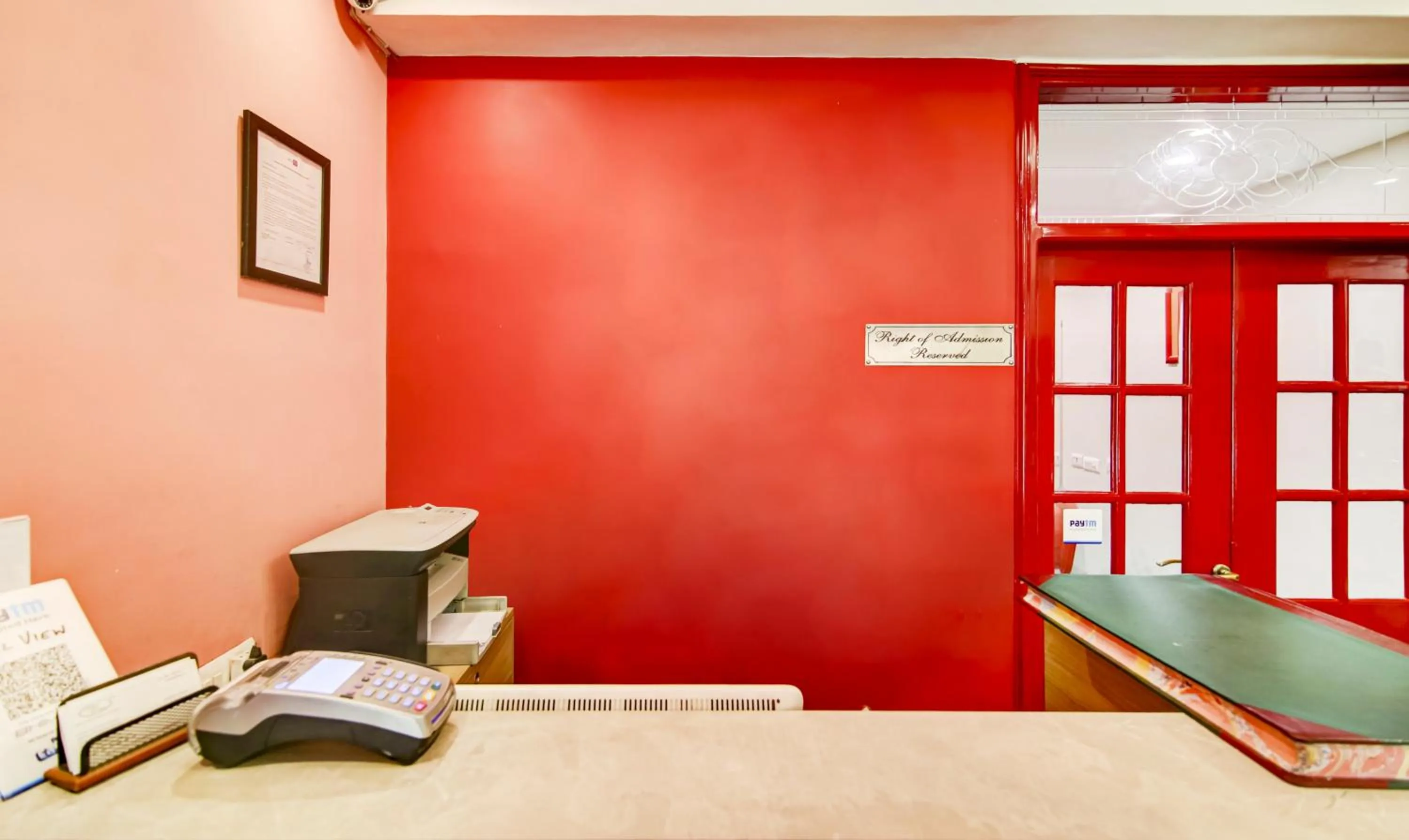 Lobby or reception in Treebo Mall View, DLF Phase II