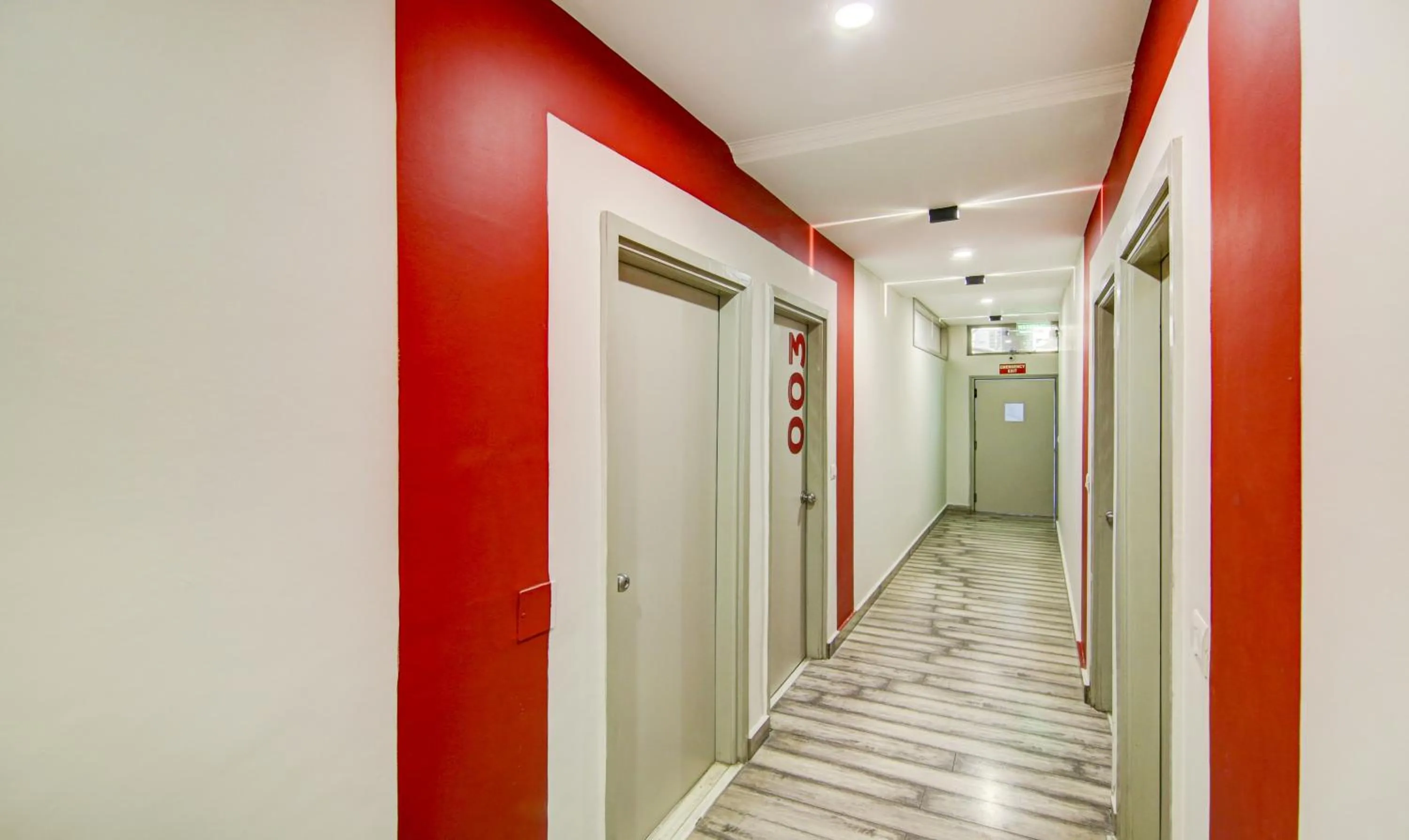 Lobby or reception in Treebo Mall View, DLF Phase II