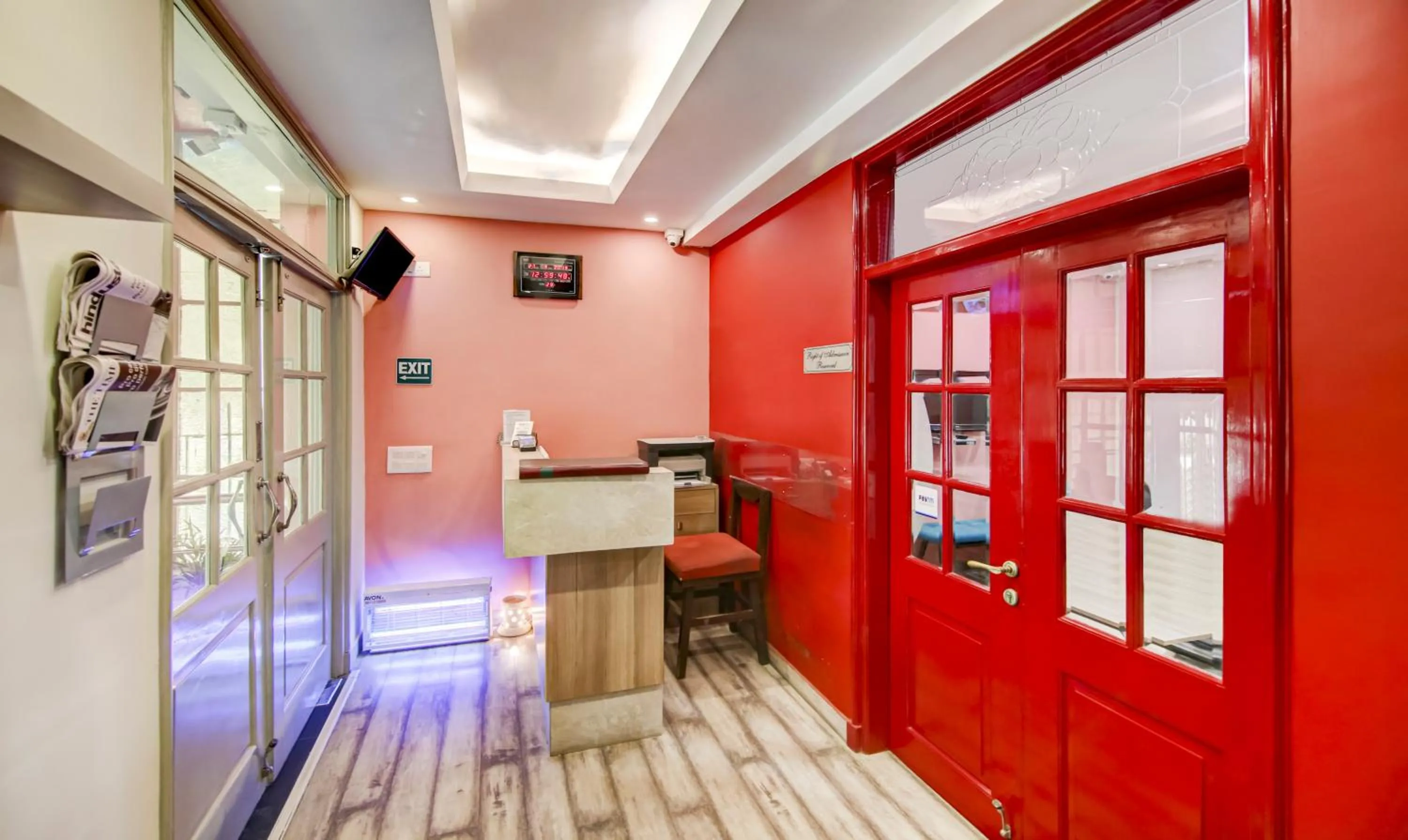 Lobby or reception in Treebo Mall View, DLF Phase II