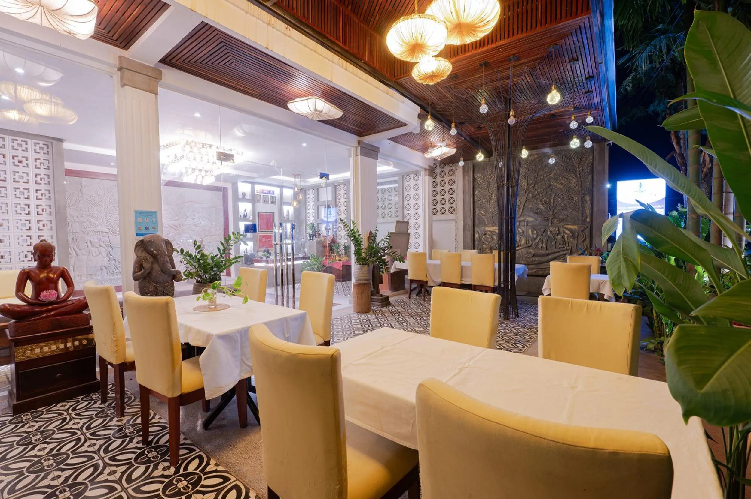 Restaurant/places to eat in Victoria Central Residence
