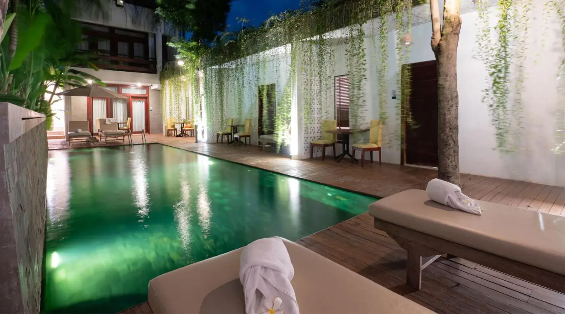 Junior Suite with Pool View in Victoria Central Residence Junior Suite with Pool View in Victoria Central Residence