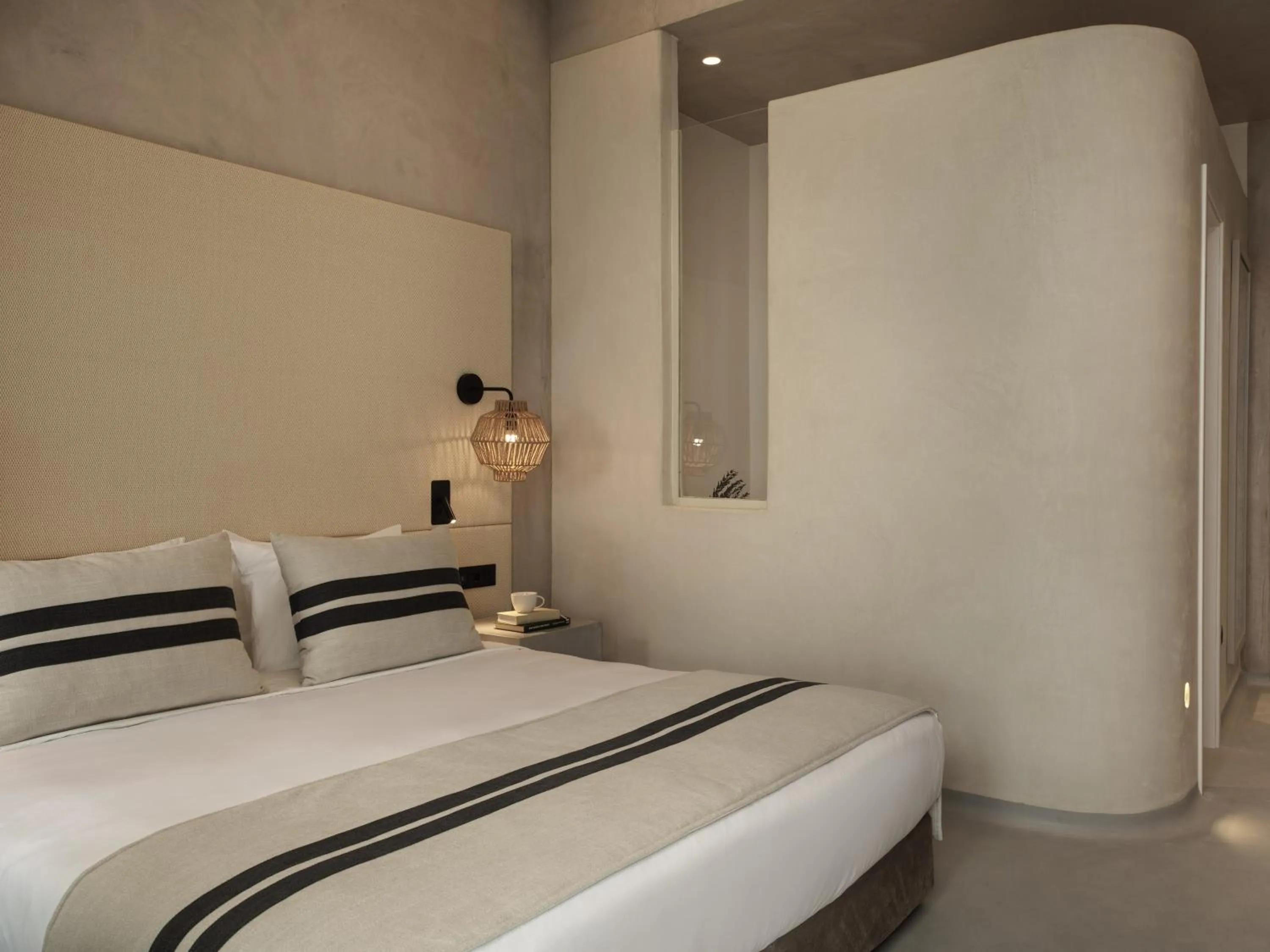 Bed in Yi Hotel Mykonos