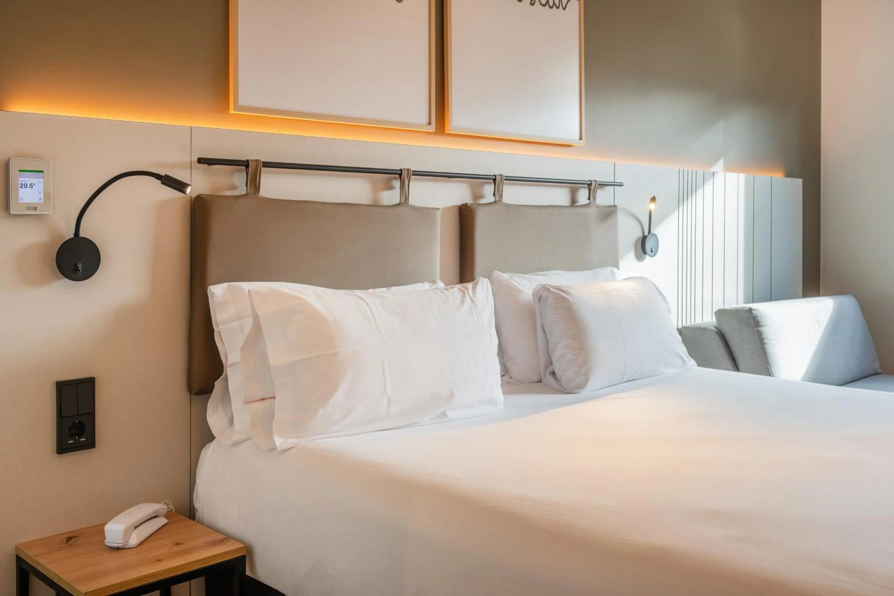 Bed in Leonardo Hotel San Sebastián