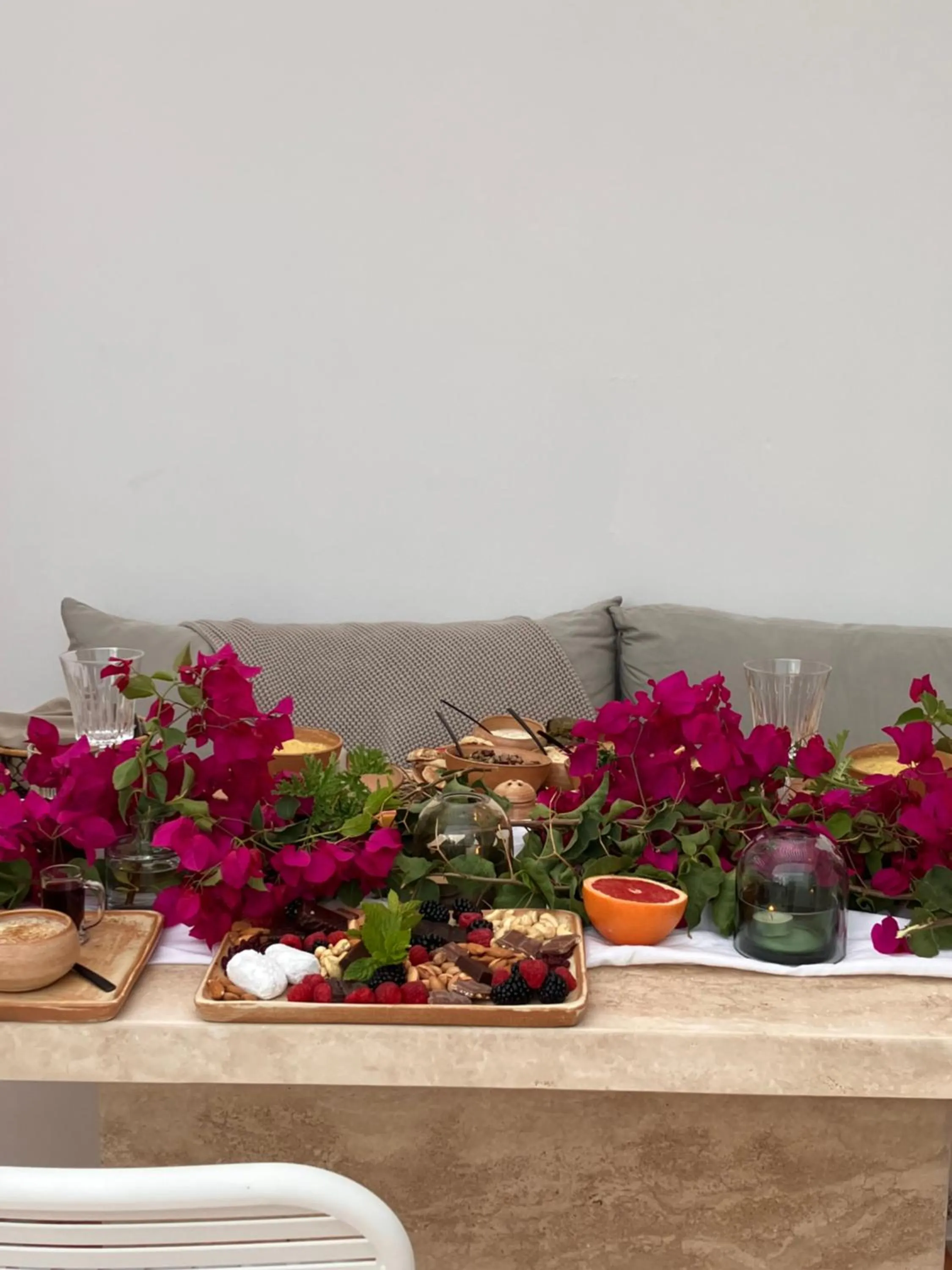 Food and drinks in Ethos Vegan Suites Fira, Santorini