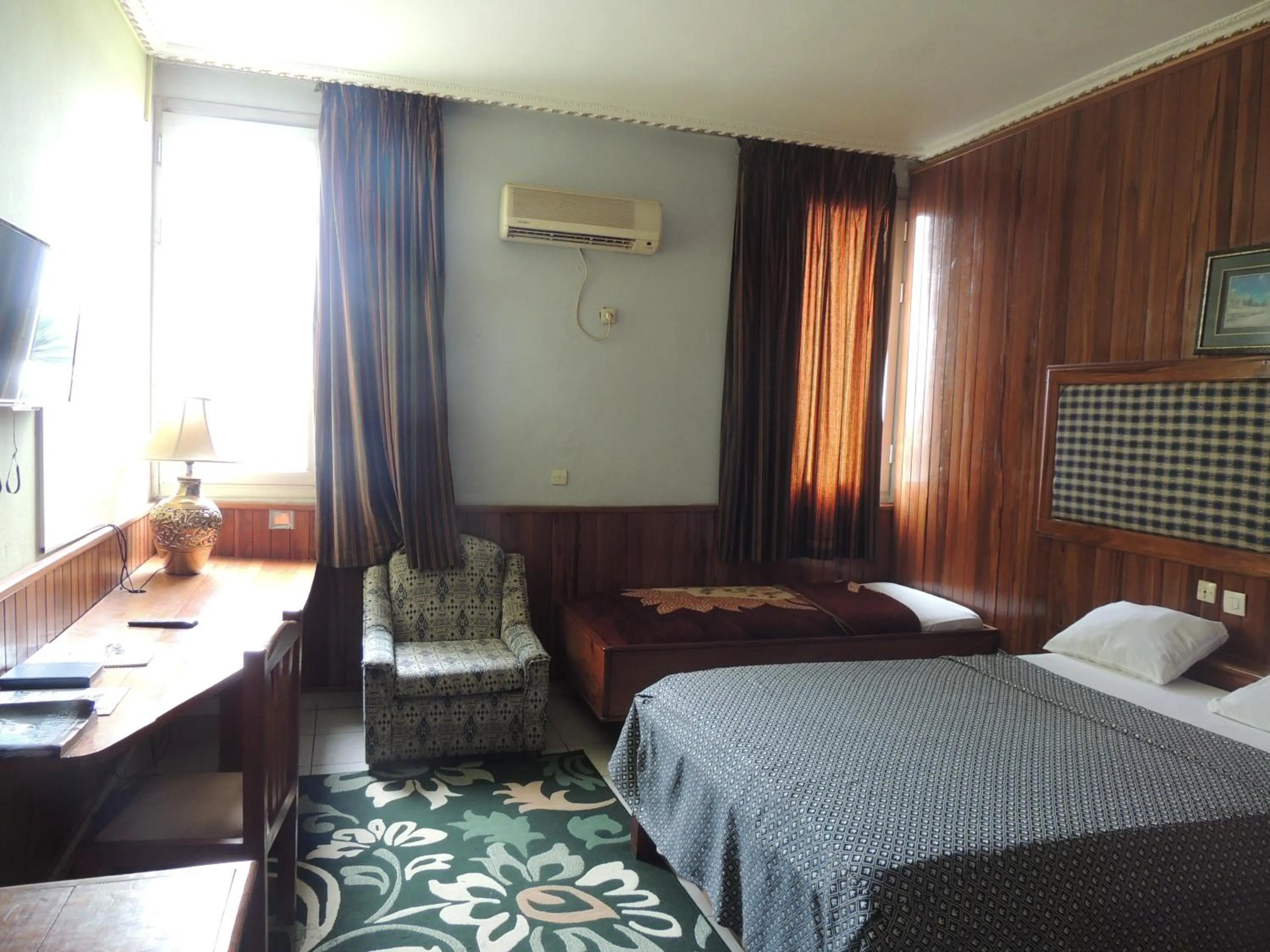 Bedroom, Bed in HOTEL SAFFANA