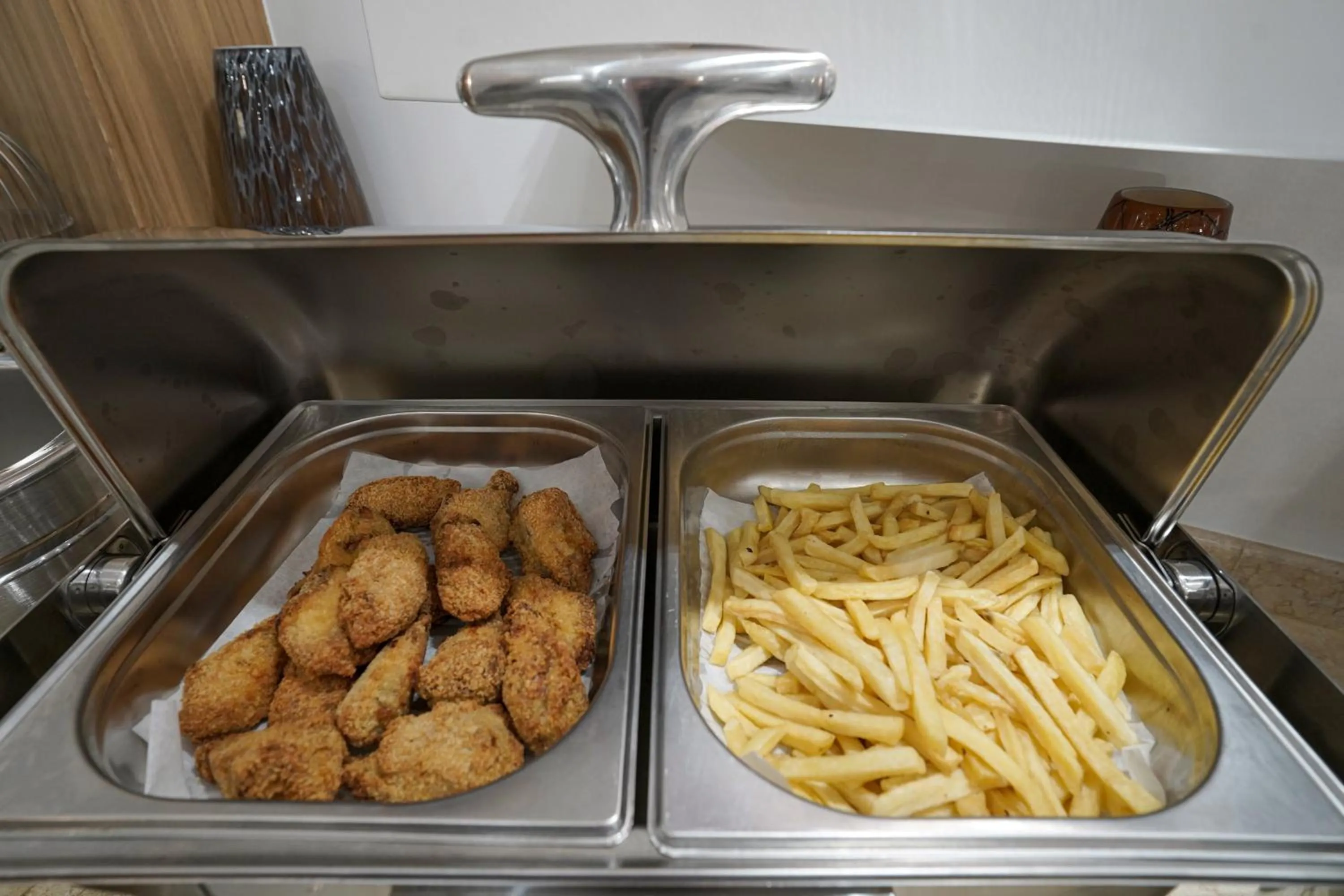 Buffet breakfast in Milan Hotel