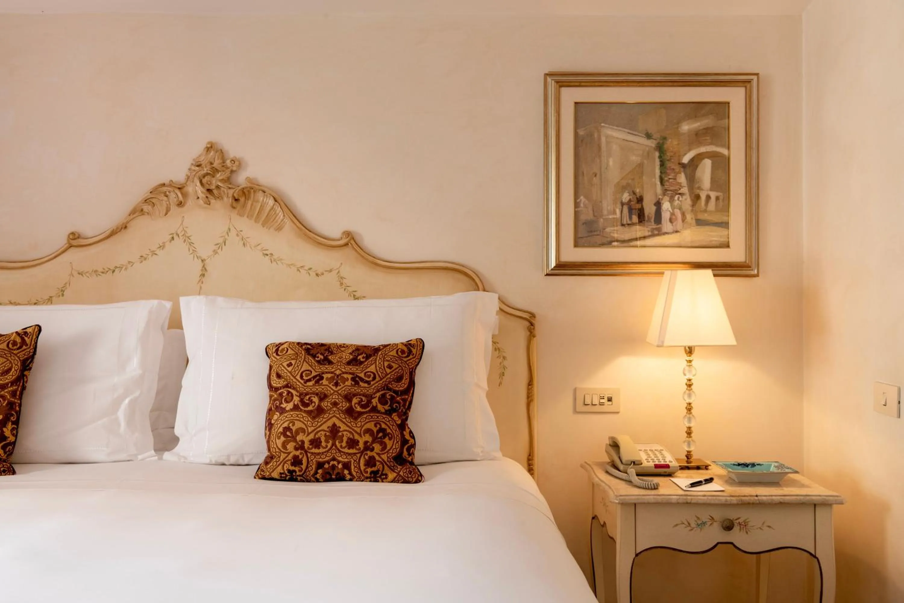 Bedroom, Bed in Grand Hotel Timeo, A Belmond Hotel, Taormina