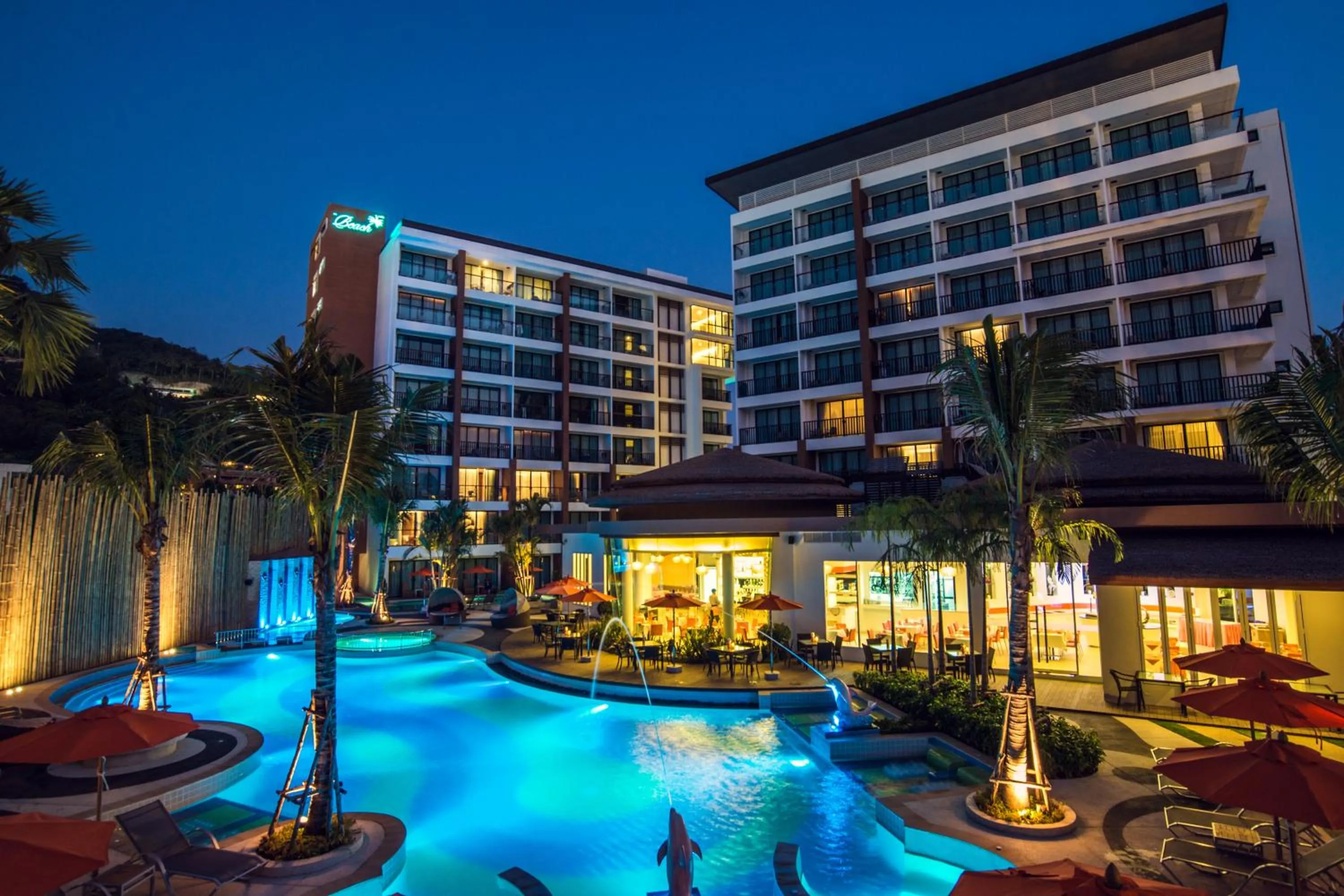 Facade/entrance in The Beach Heights Resort SHA Plus