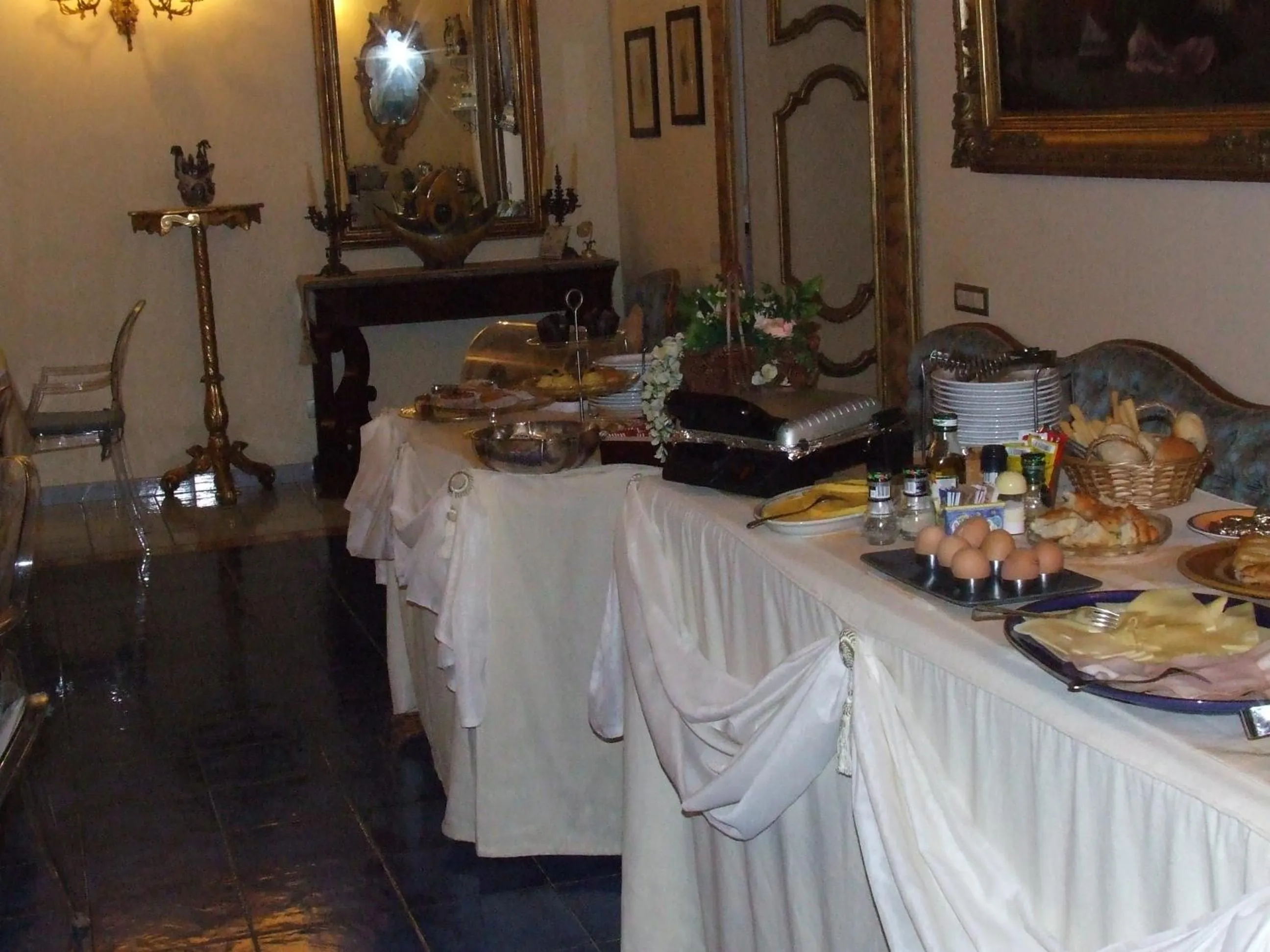 Continental breakfast in Hotel Floridiana