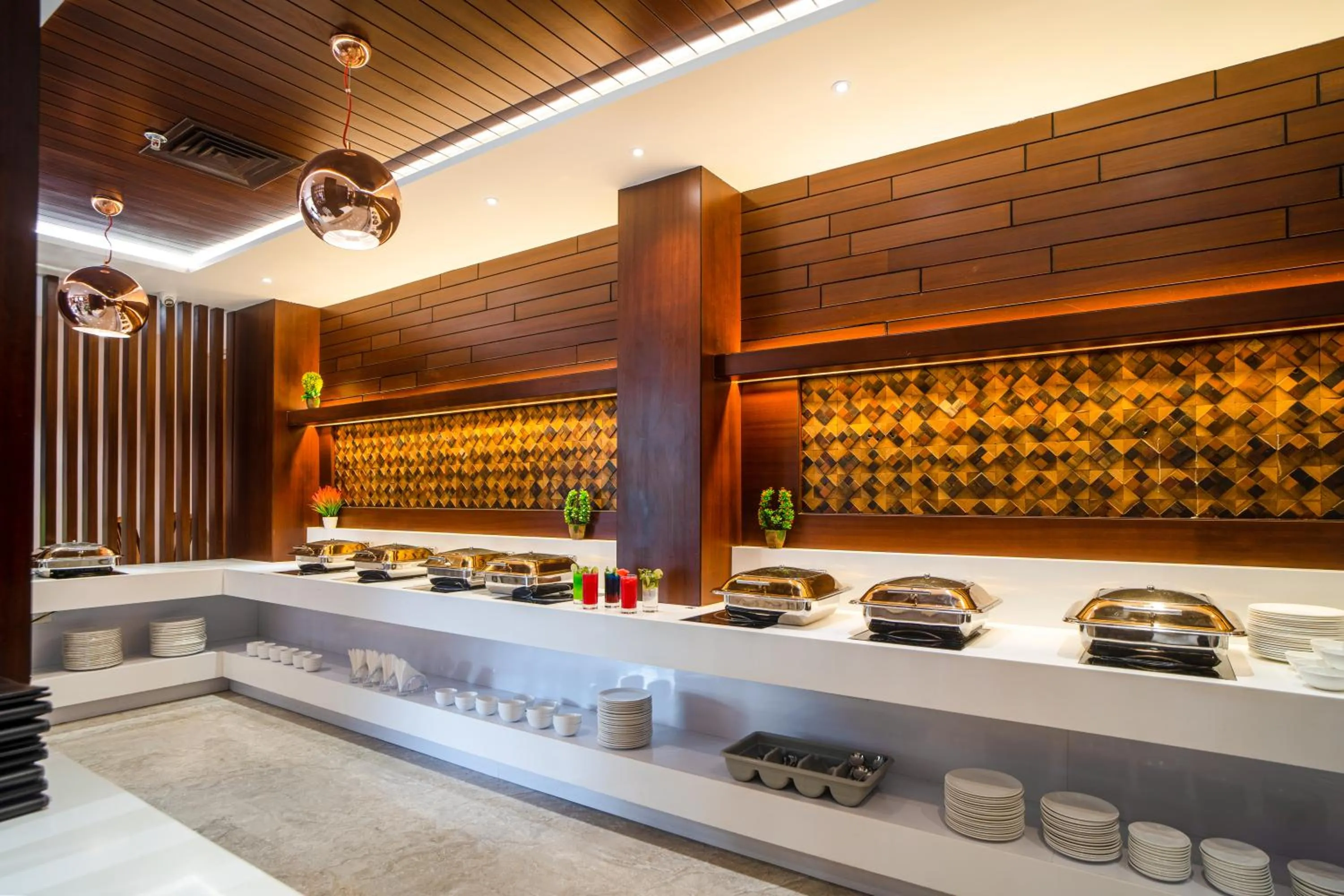 Restaurant/places to eat in Mansha Palace