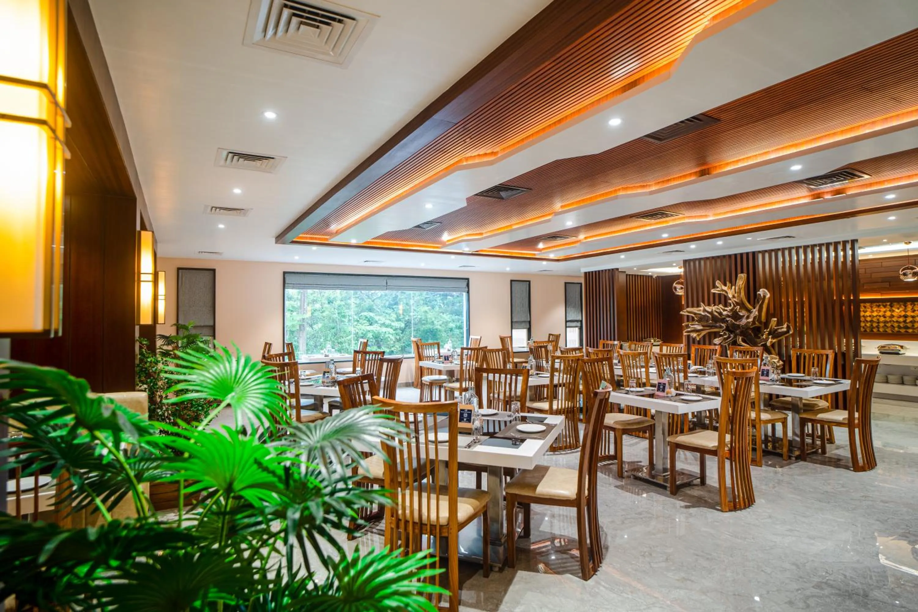 Restaurant/places to eat in Mansha Palace