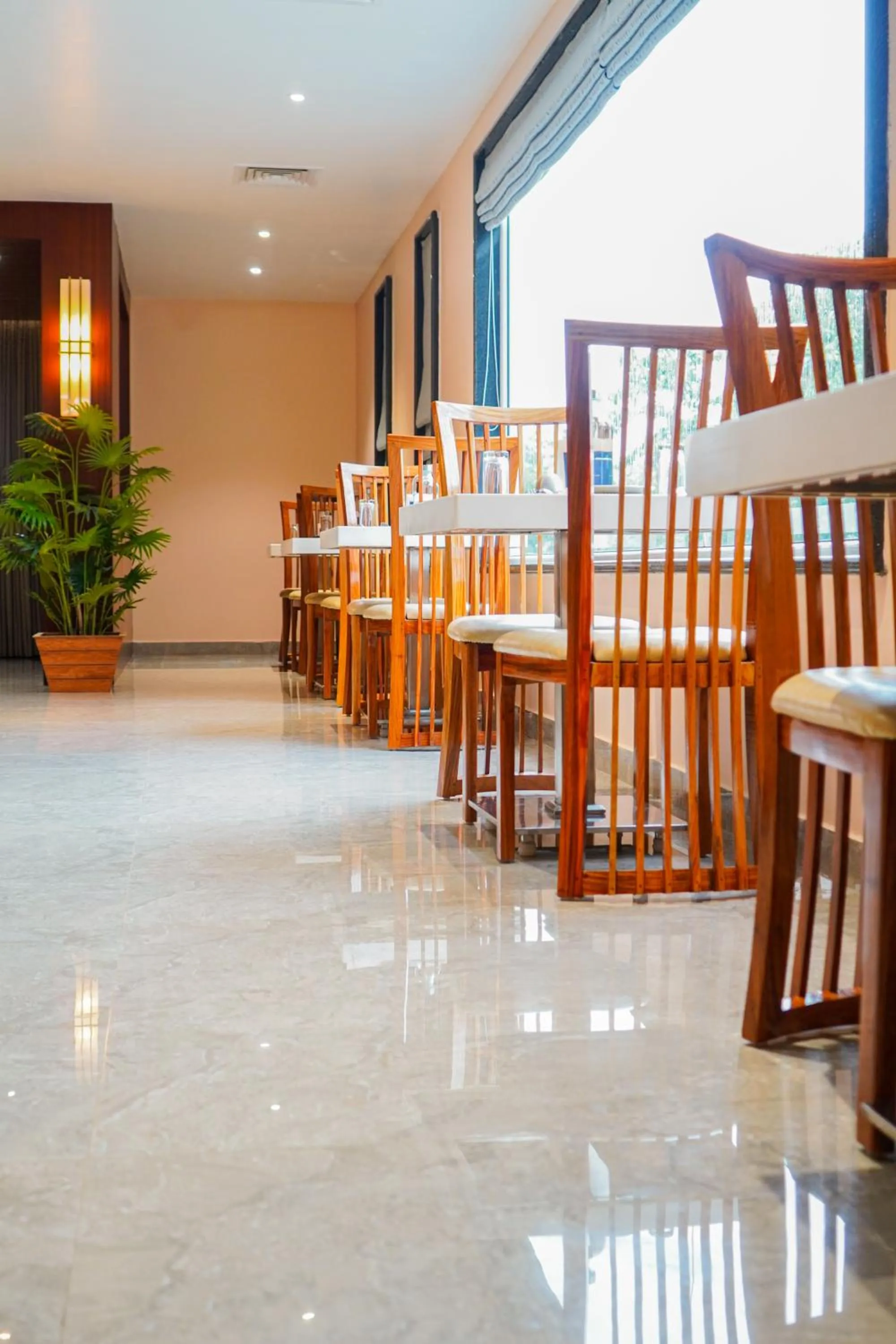 Restaurant/places to eat in Mansha Palace