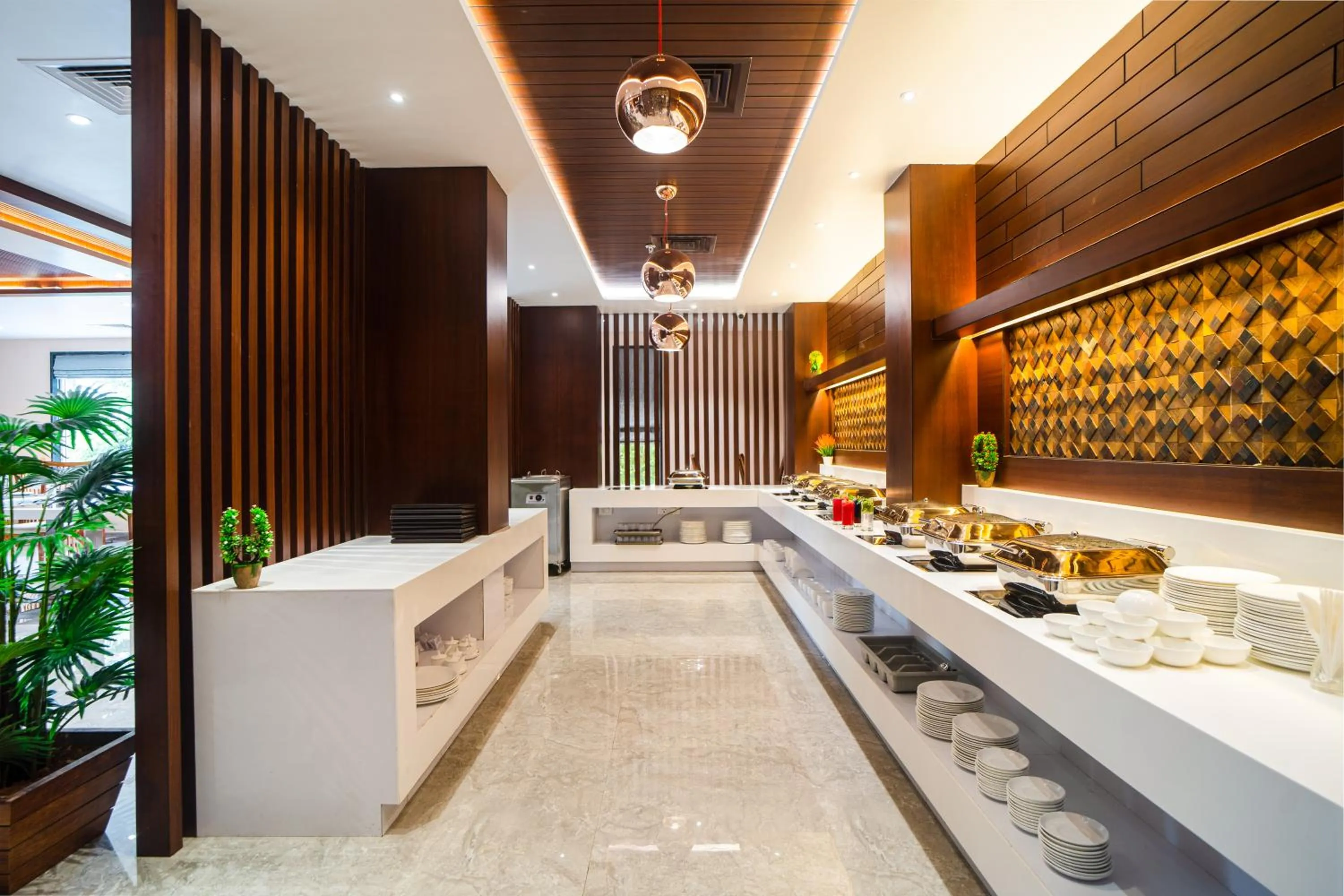 Restaurant/places to eat in Mansha Palace