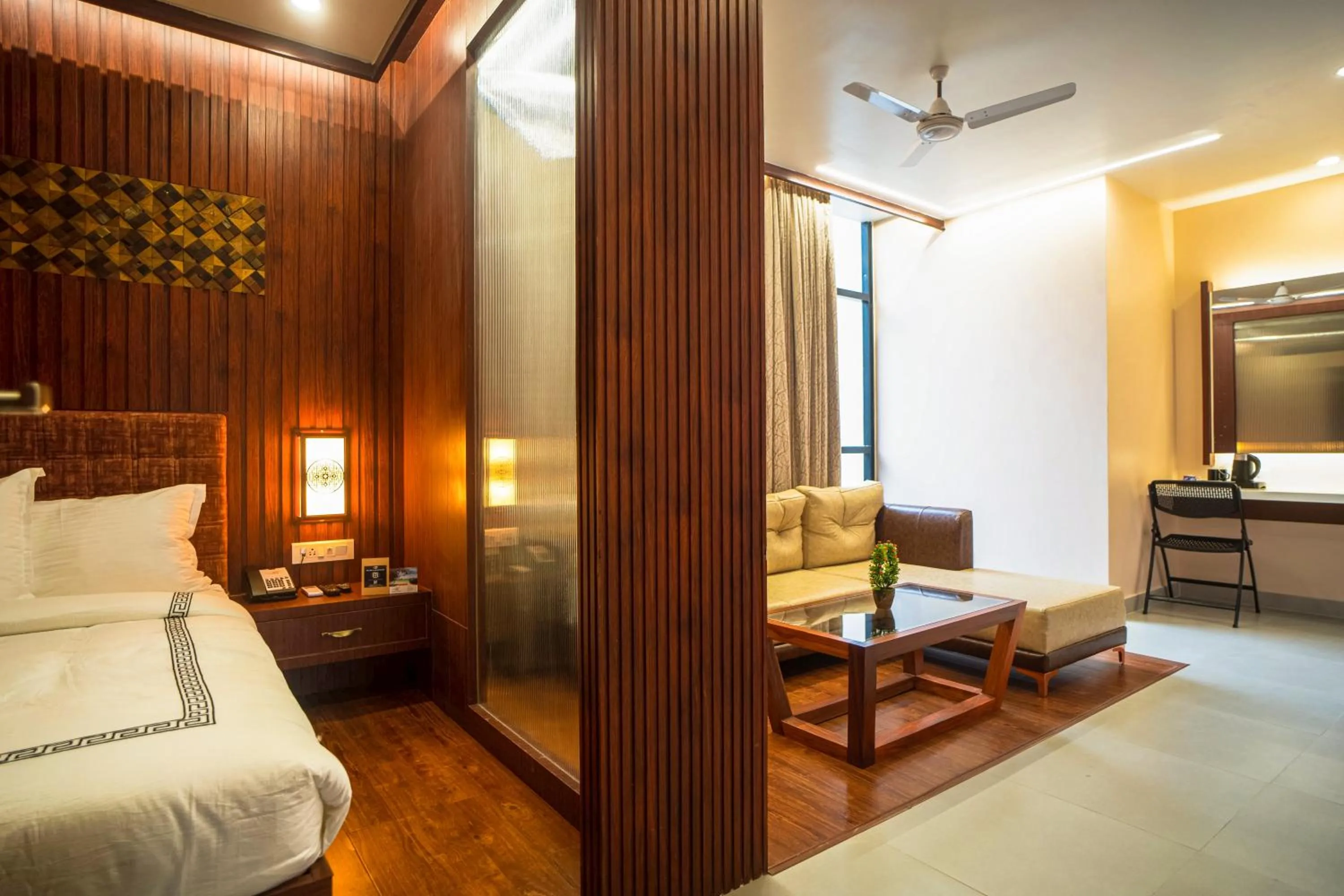 Photo of the whole room, Bed in Mansha Palace