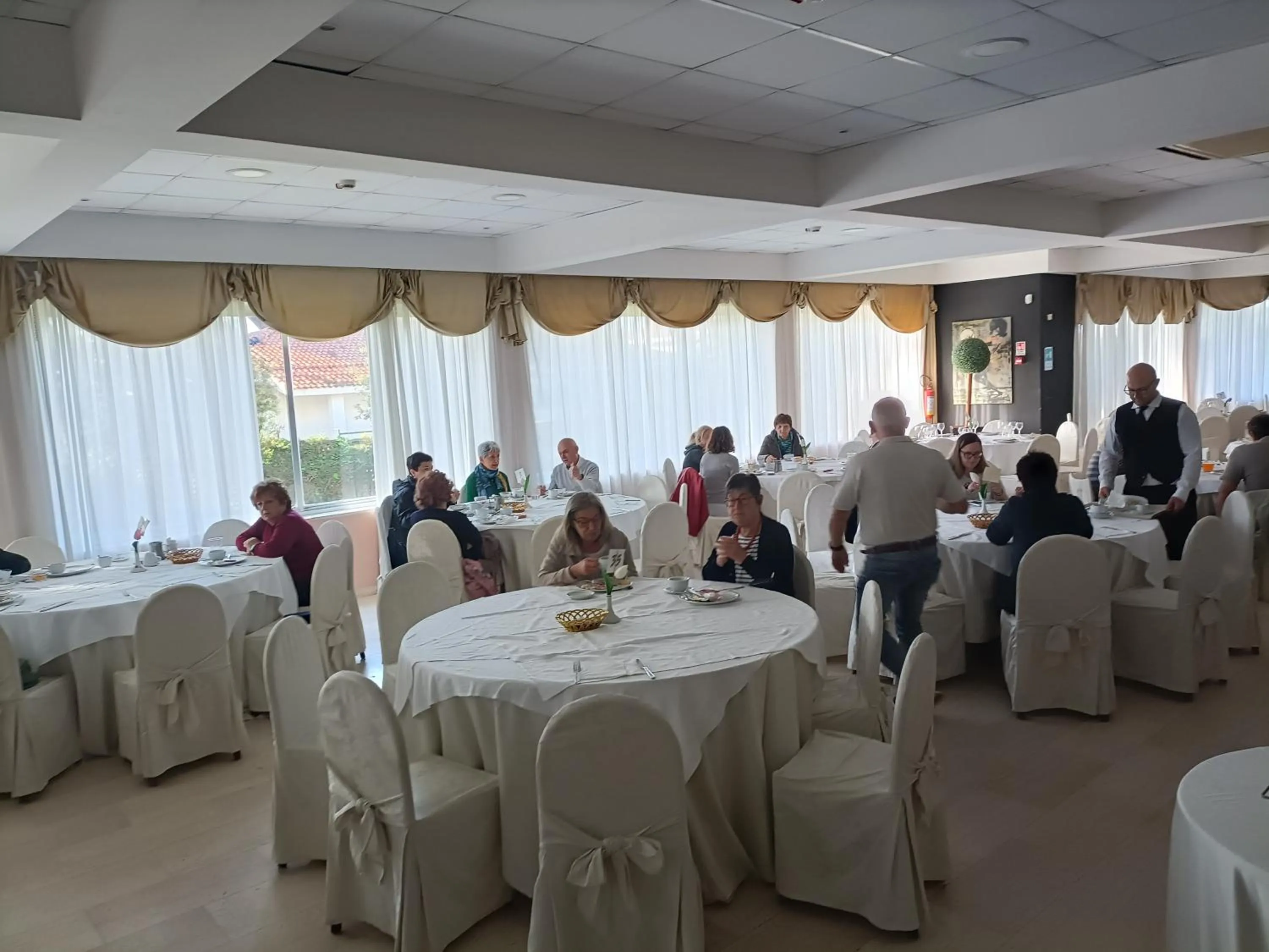 Restaurant/places to eat in Domizia Palace Hotel