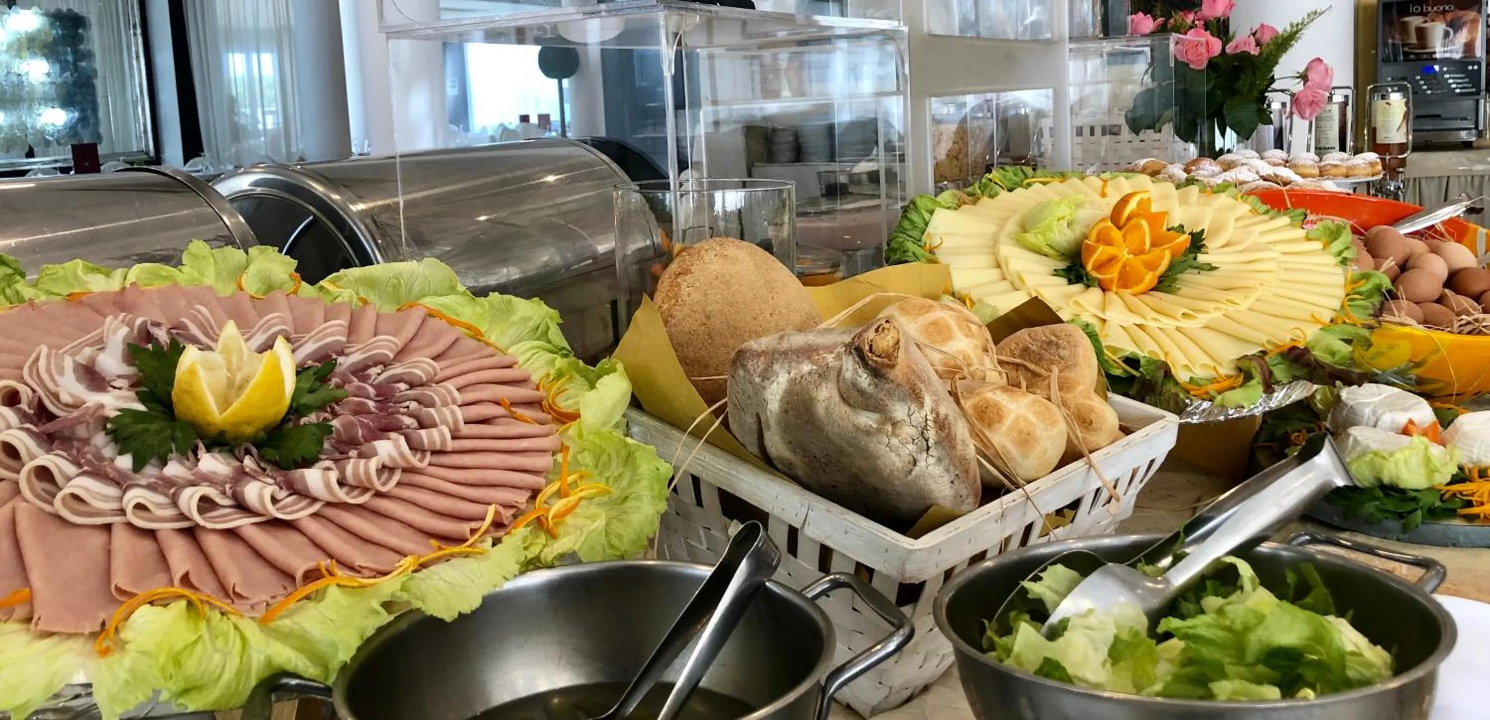 Buffet breakfast in Domizia Palace Hotel