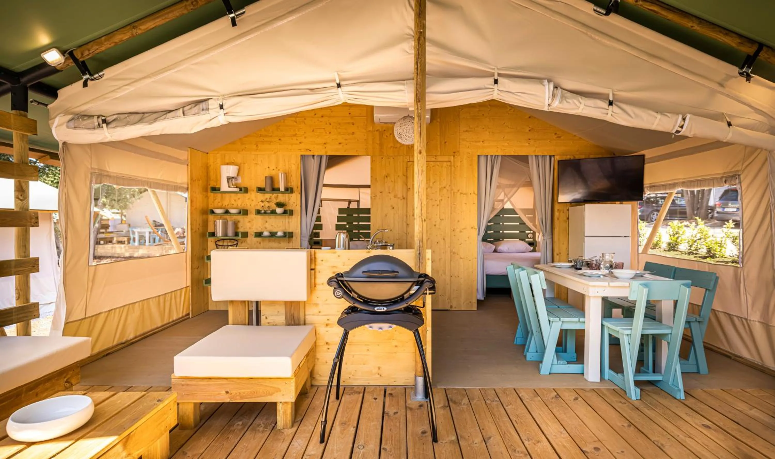 Kitchen or kitchenette in Maistra Camping Amarin Glamping