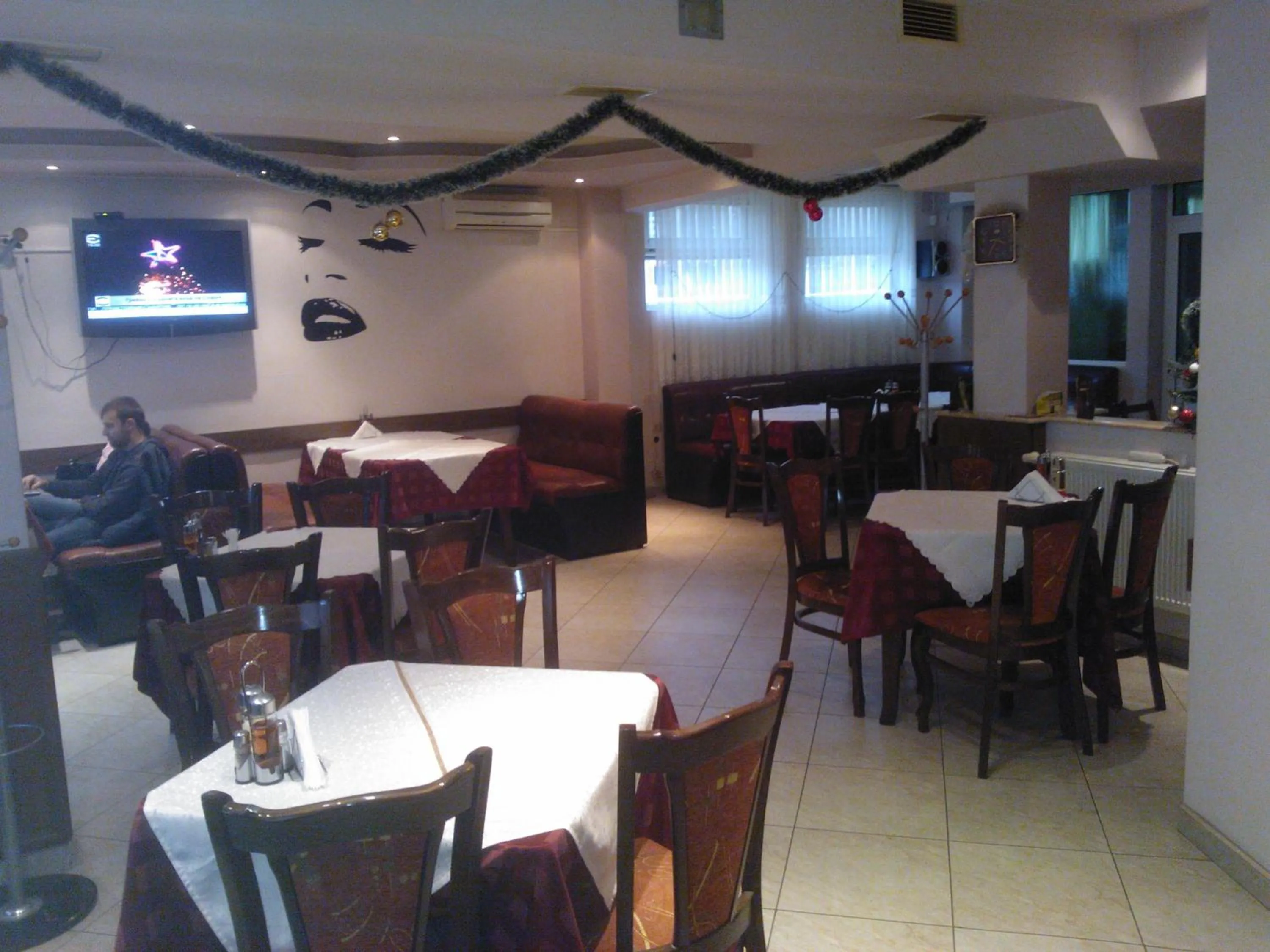 Restaurant/places to eat in Hotel Tsarevets