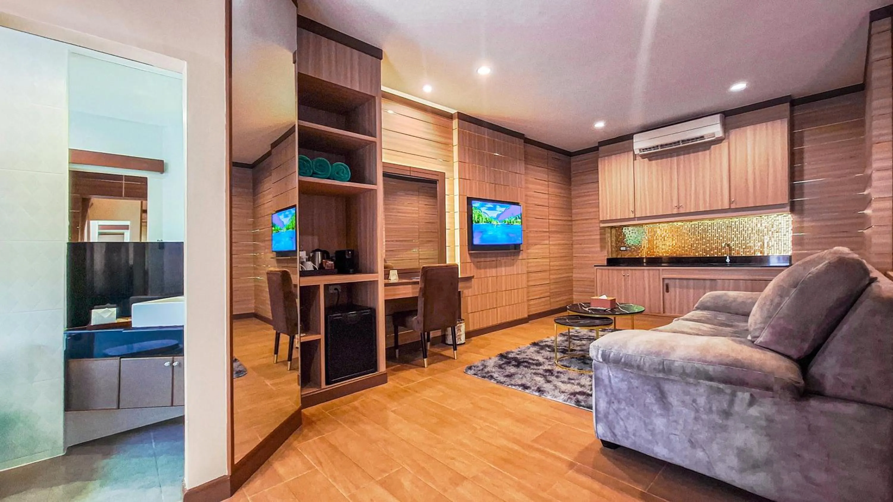 Toilet in Quality Beach Resorts and Spa Patong