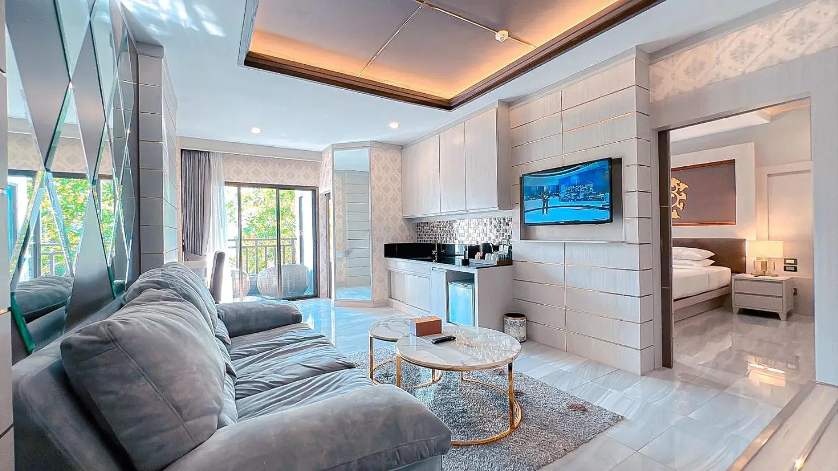 Premium Quadruple Room in Quality Beach Resorts and Spa Patong Premium Quadruple Room in Quality Beach Resorts and Spa Patong