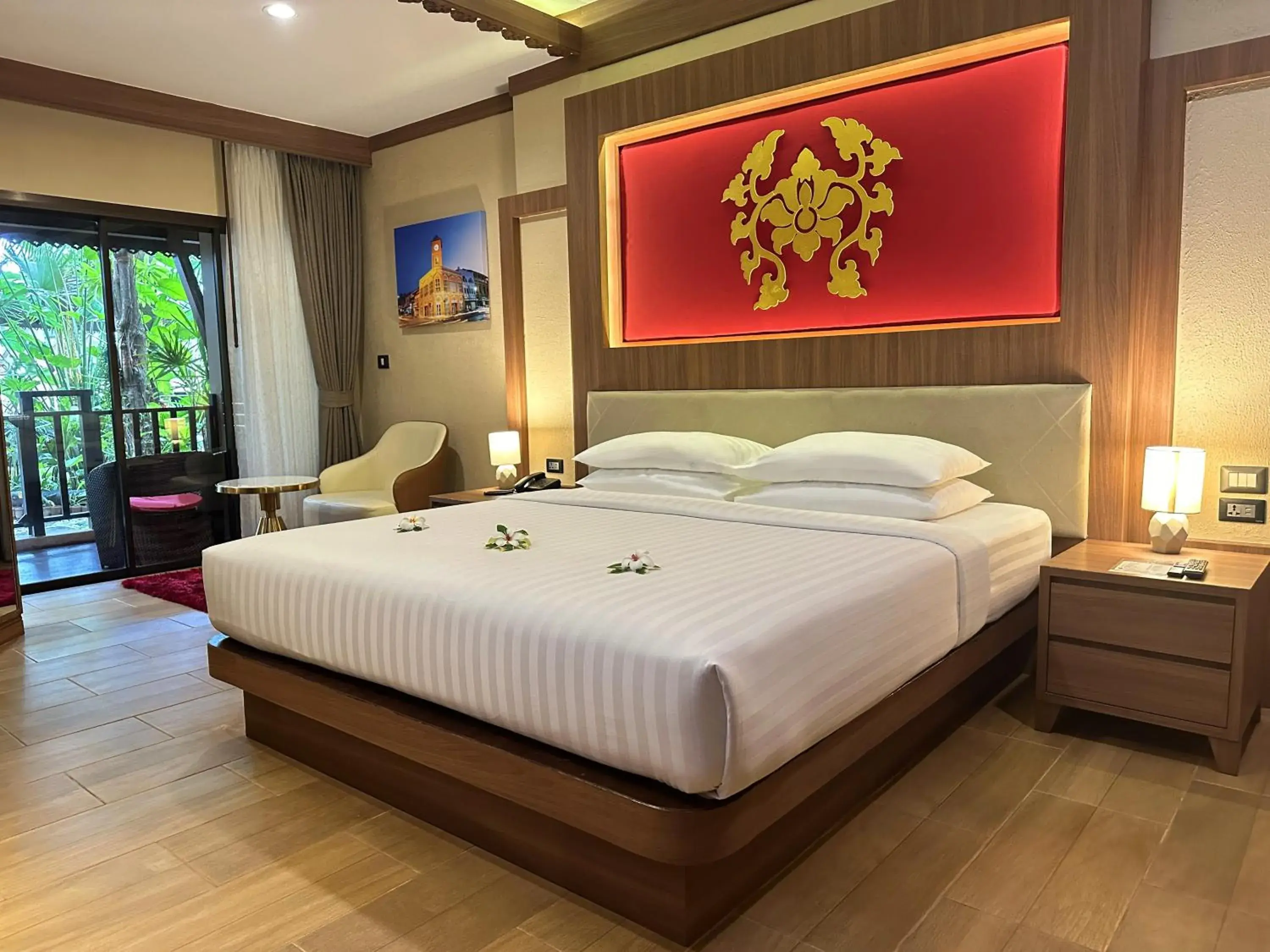 Deluxe King Pool Front in Quality Beach Resorts and Spa Patong  Deluxe King Pool Front in Quality Beach Resorts and Spa Patong