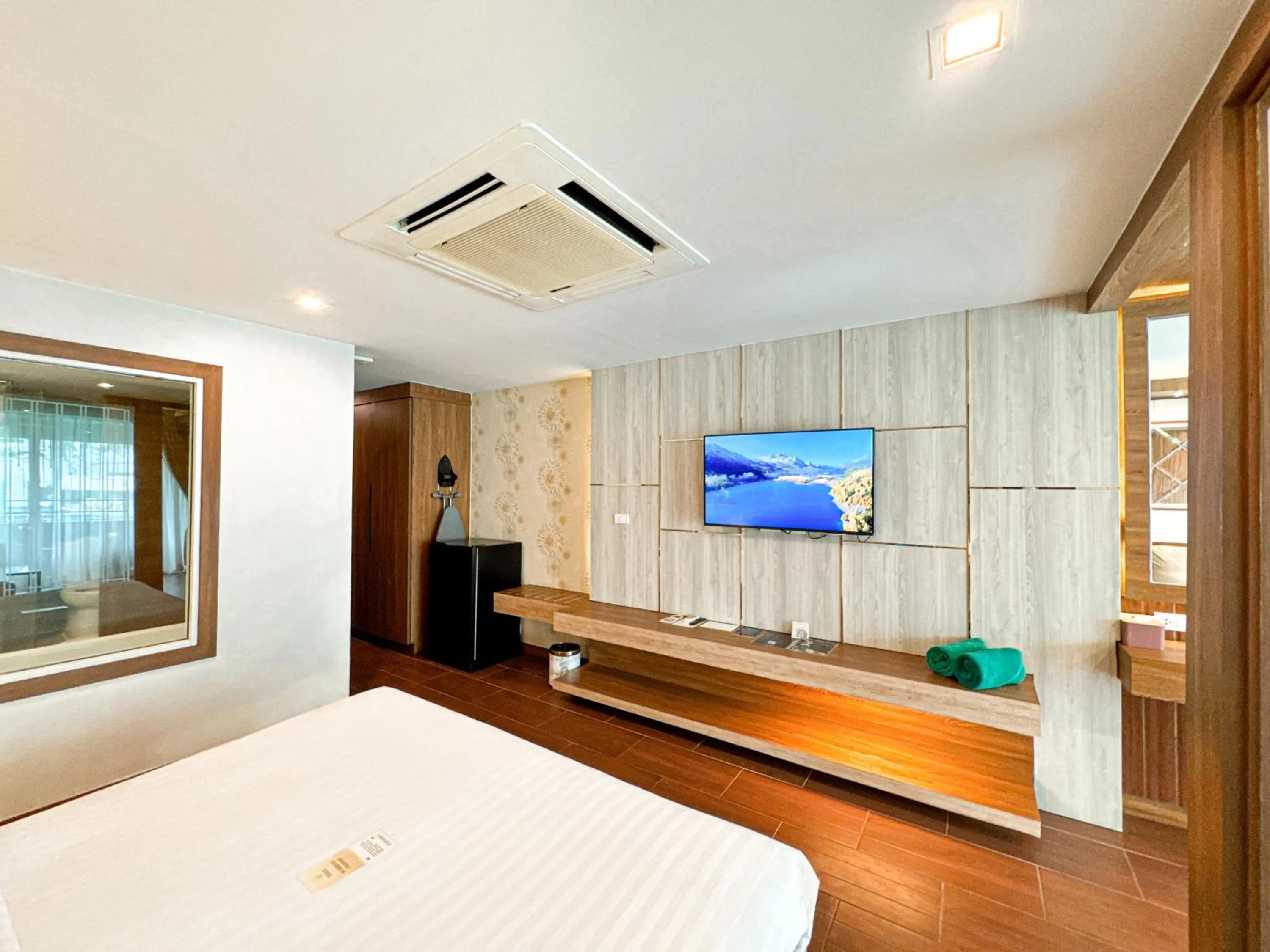 TV and multimedia, Bed in Quality Beach Resorts and Spa Patong