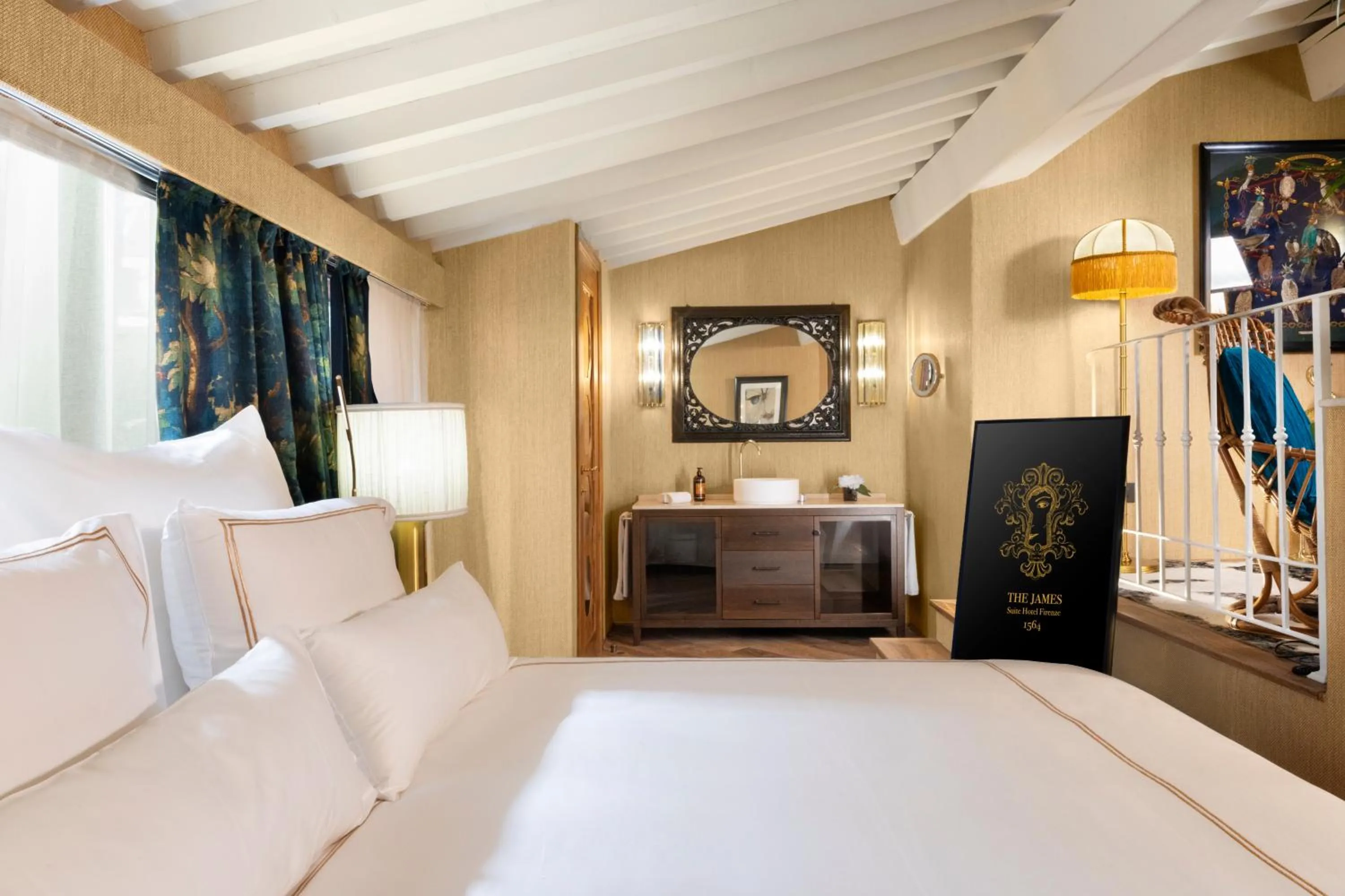 Bedroom, Bed in The James Suite Hotel Firenze 1564 - Small Luxury Hotels of the World
