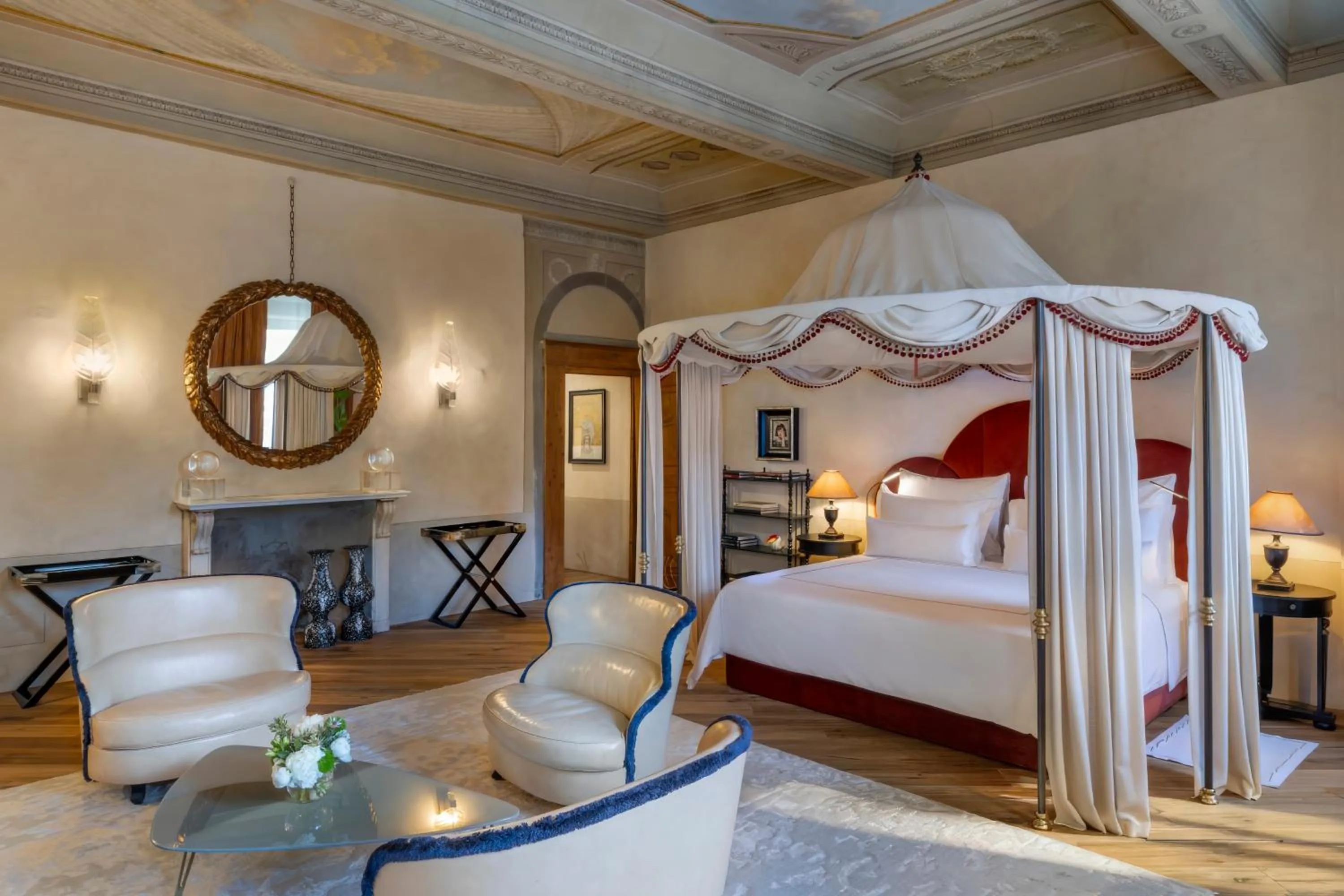 Photo of the whole room, Bed in The James Suite Hotel Firenze 1564 - Small Luxury Hotels of the World
