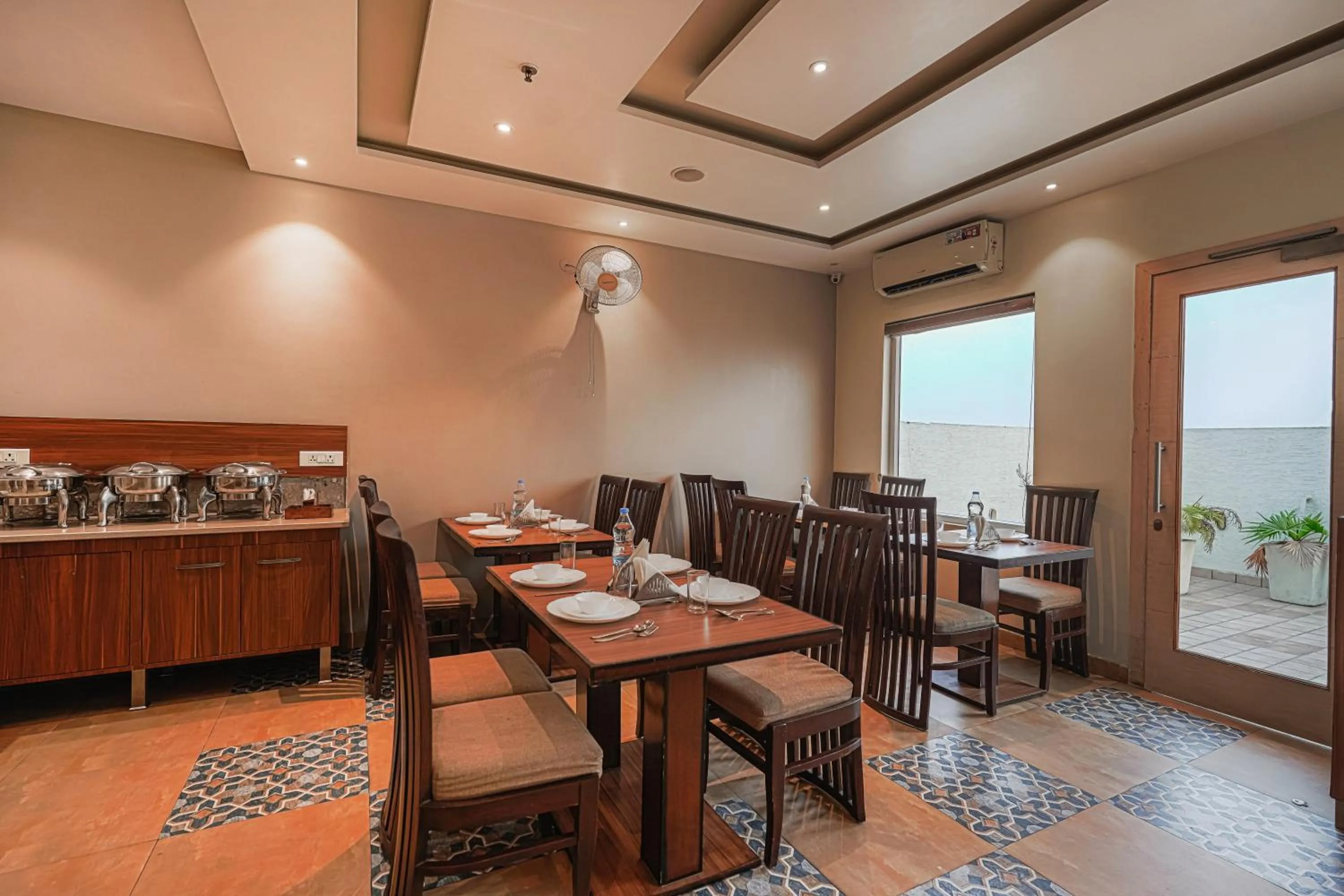 Restaurant/places to eat in CSJS Inn Hotel Marketed by Kiwiana