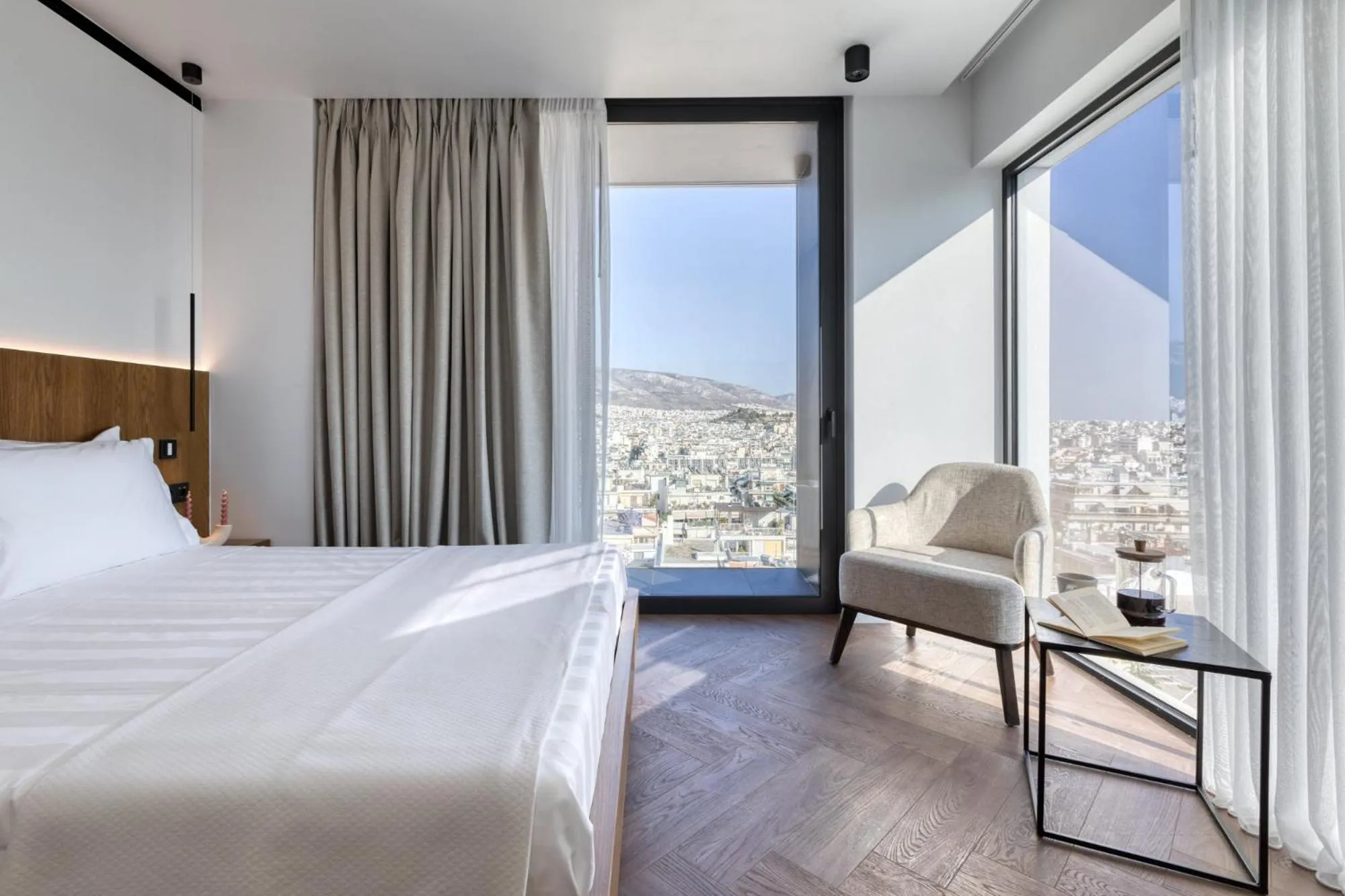 Photo of the whole room, Bed in Neoma