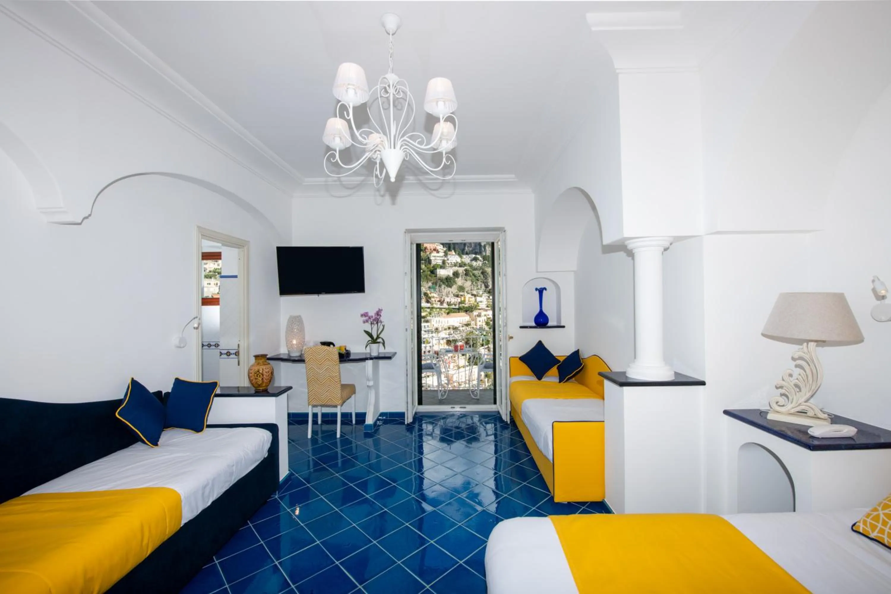 Photo of the whole room in Hotel Reginella