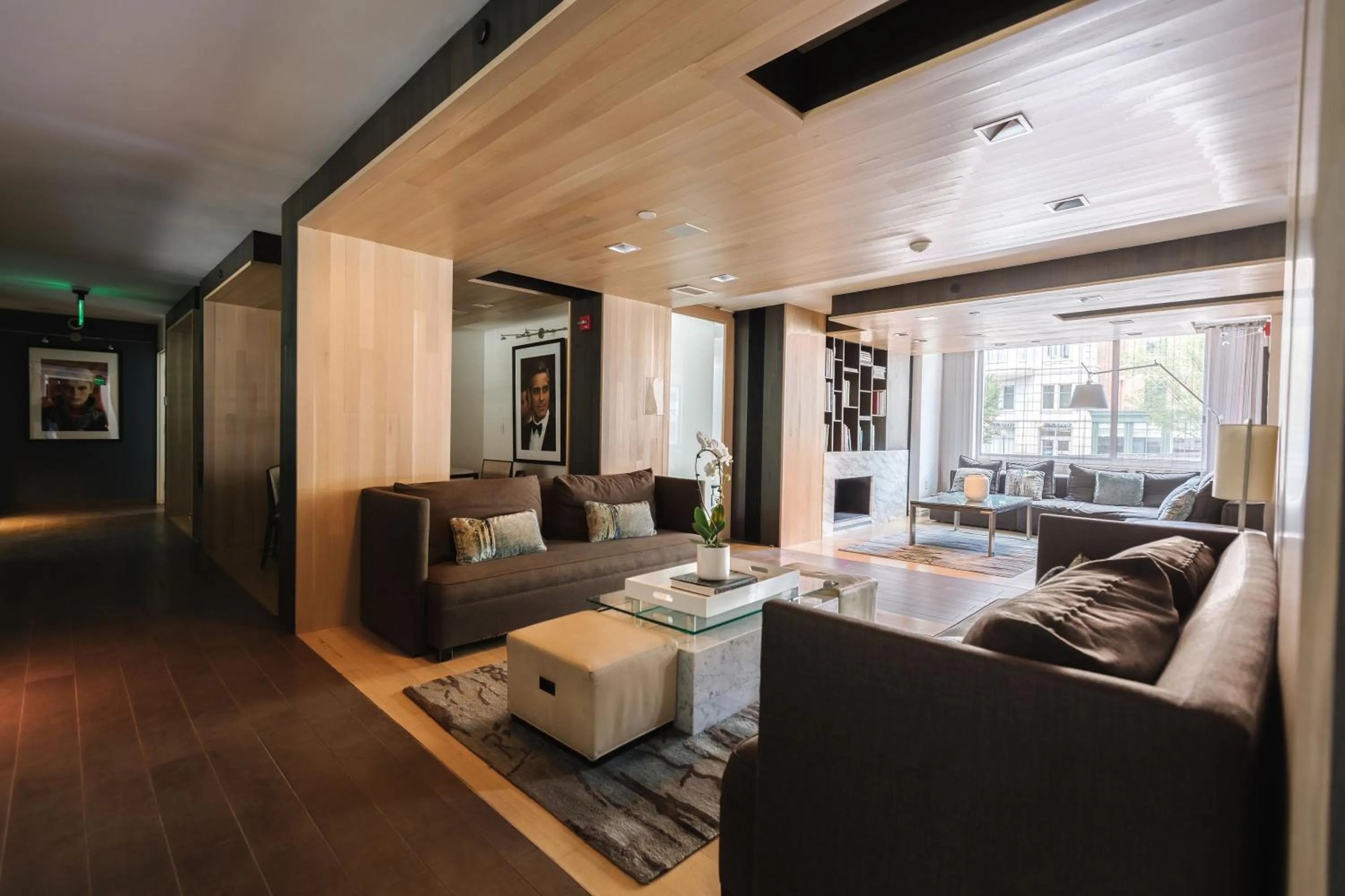 Lounge or bar in 2500 Penn, a Placemakr Experience