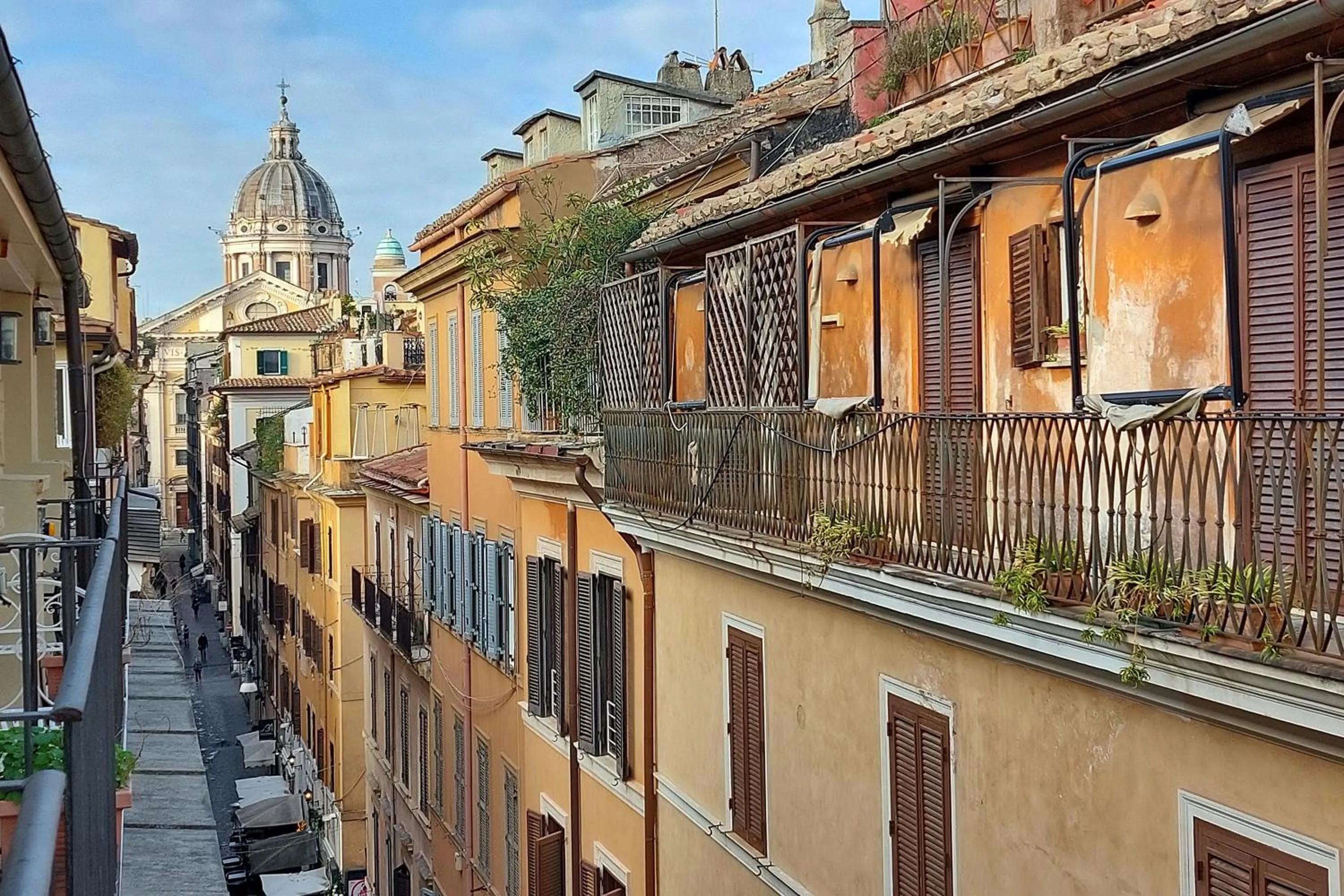 Property building in HELMIRAGE PIAZZA DI SPAGNA SUITE