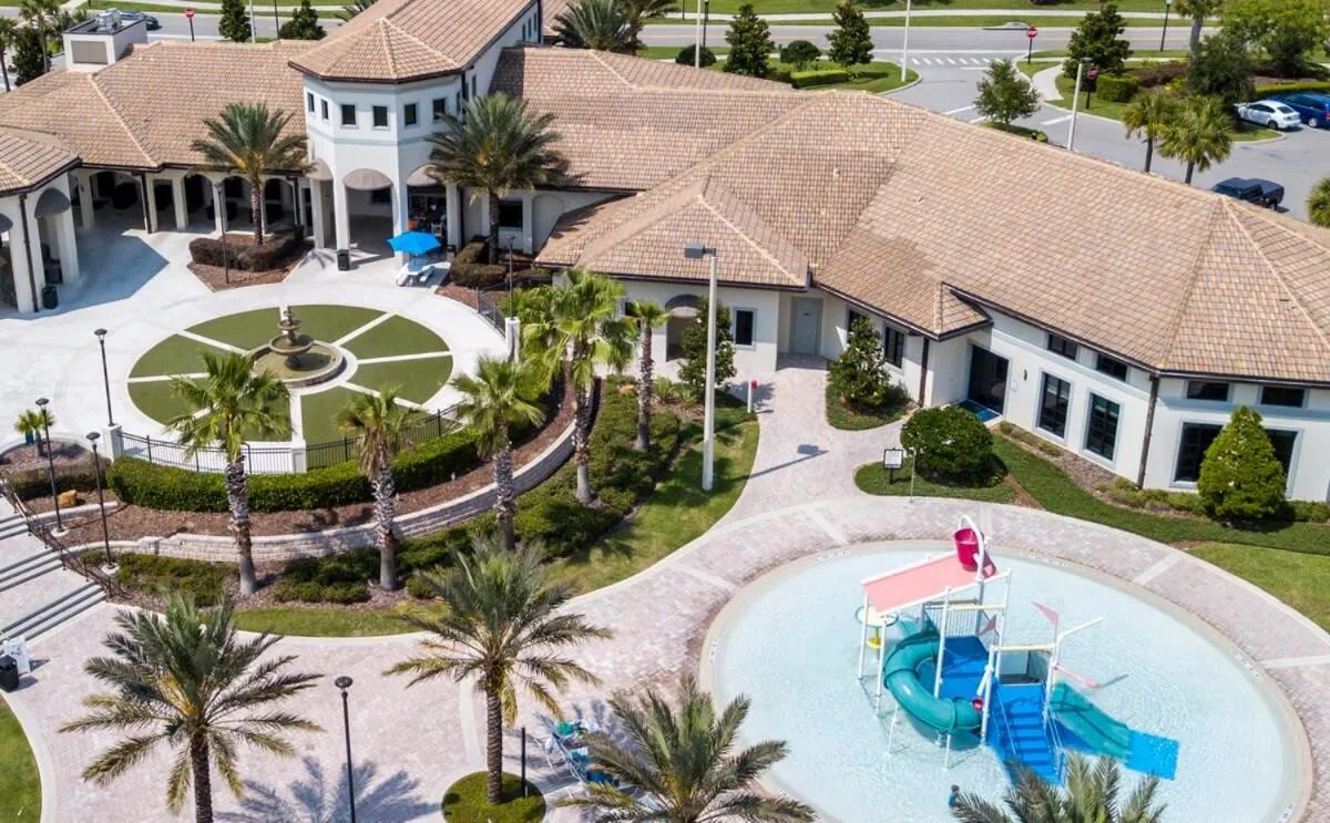 Gorgeous 5 Bd w/ Pool Close to Disney @ Champions Gate 948