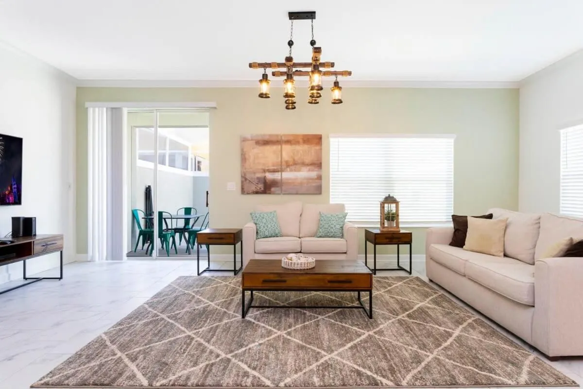 Gorgeous 5 Bd w/ Pool Close to Disney @ Champions Gate 948