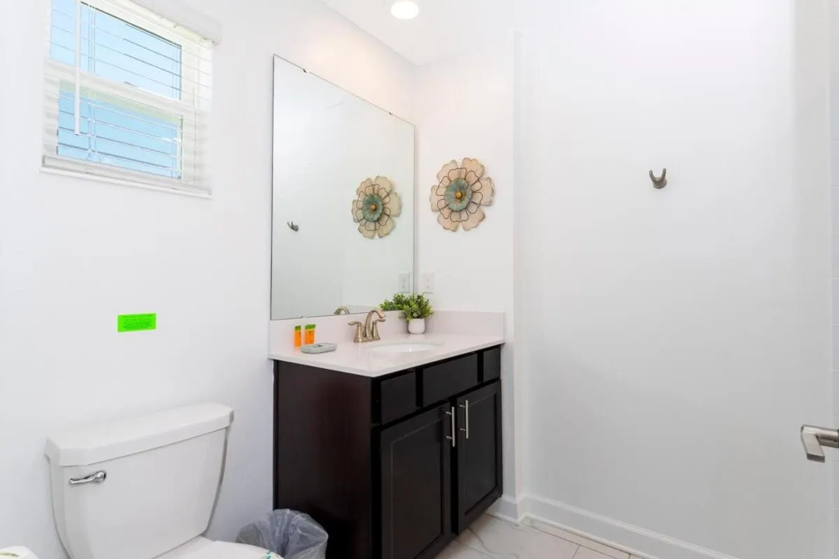 Gorgeous 5 Bd w/ Pool Close to Disney @ Champions Gate 948