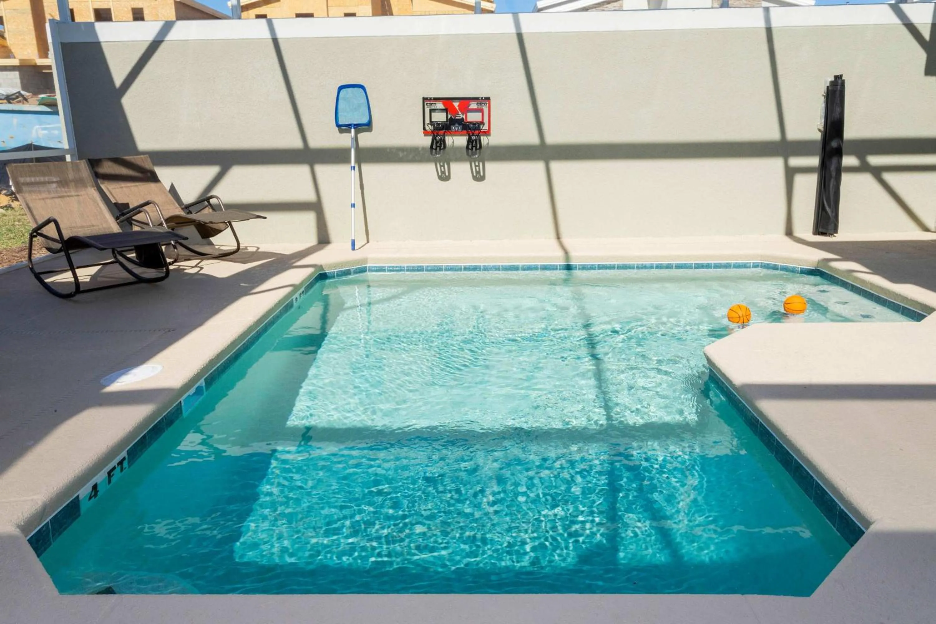 Gorgeous 5 Bd w/ Pool Close to Disney @ Champions Gate 948