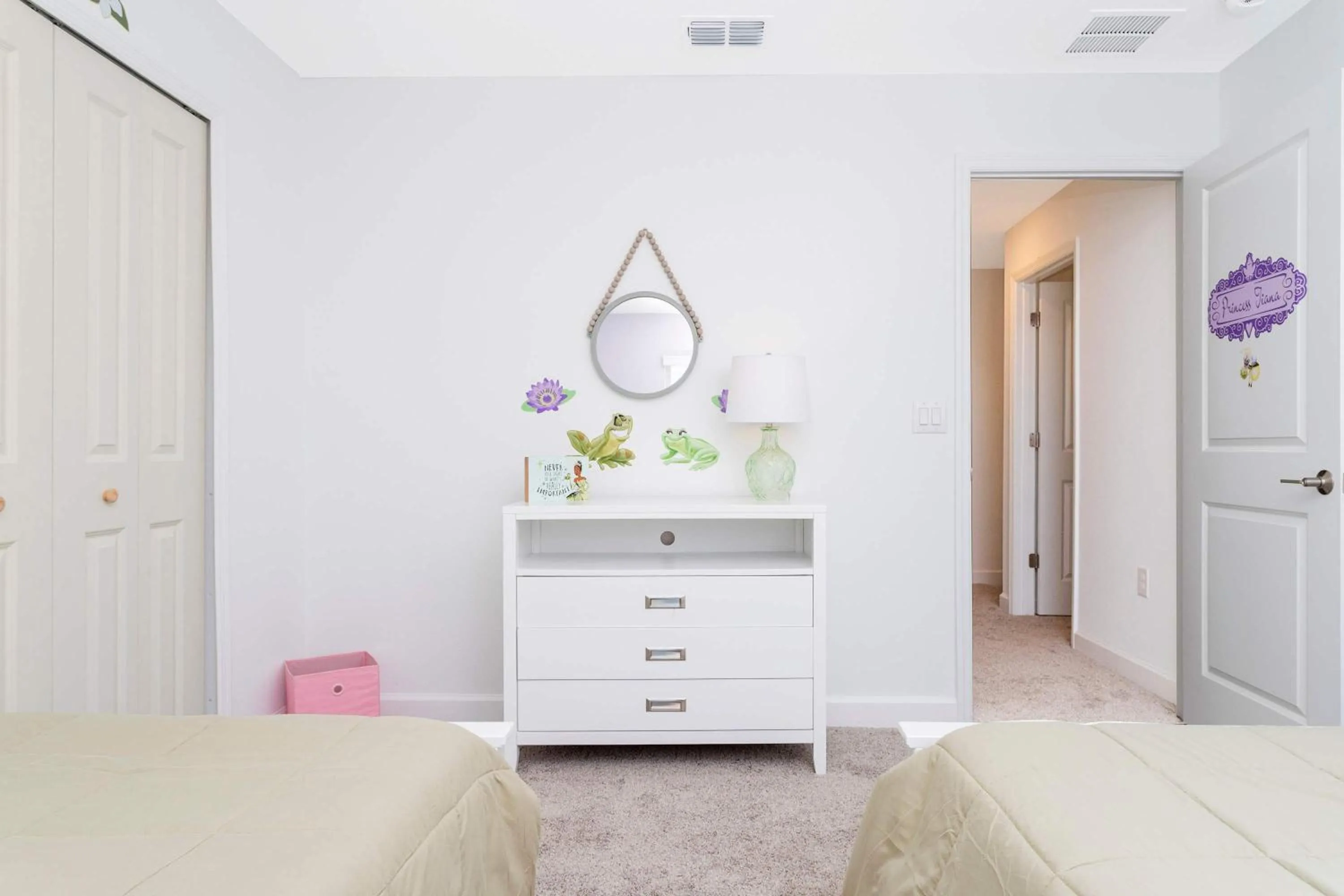 Bed in Gorgeous 5 Bd w/ Pool Close to Disney @ Champions Gate 948