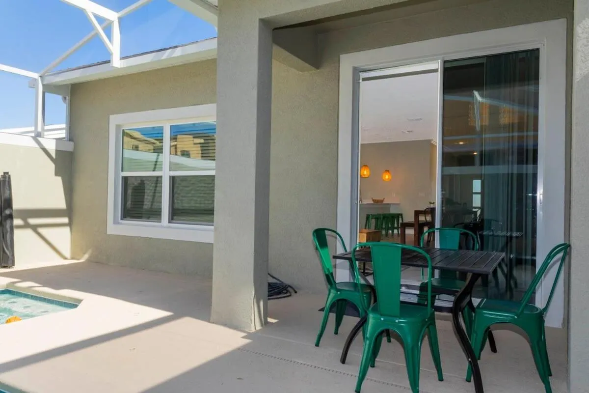 Gorgeous 5 Bd w/ Pool Close to Disney @ Champions Gate 948