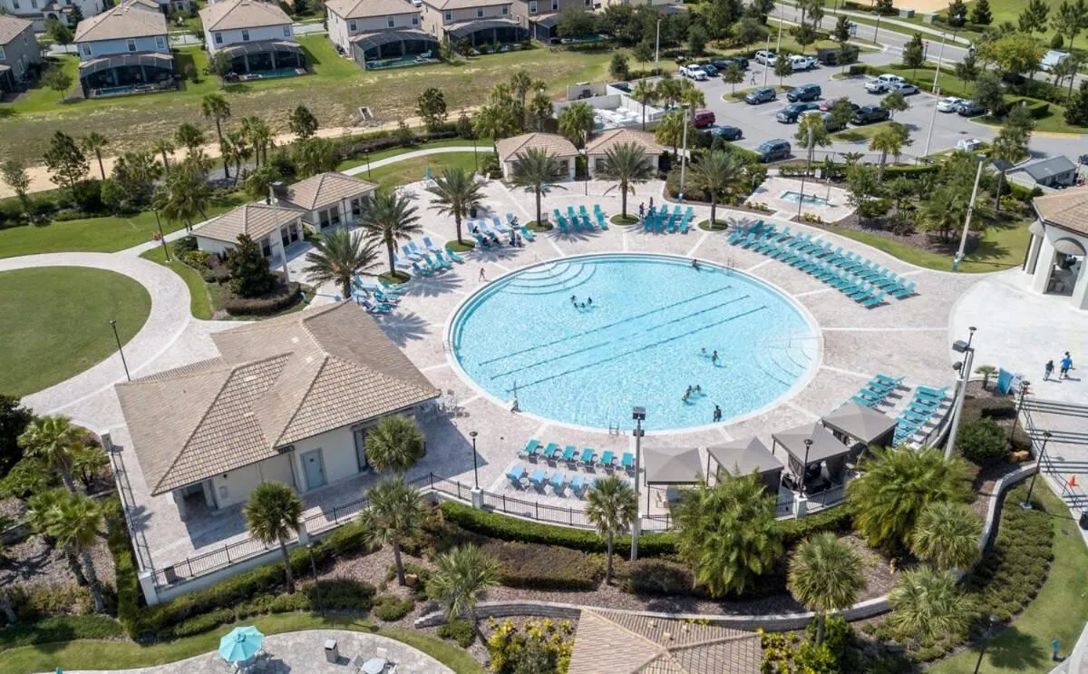 Gorgeous 5 Bd w/ Pool Close to Disney @ Champions Gate 948