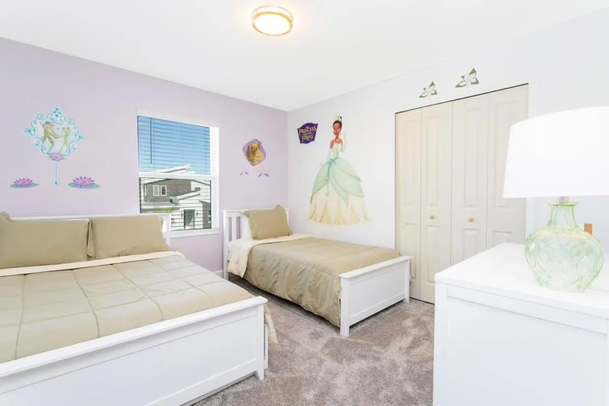 Bed in Gorgeous 5 Bd w/ Pool Close to Disney @ Champions Gate 948