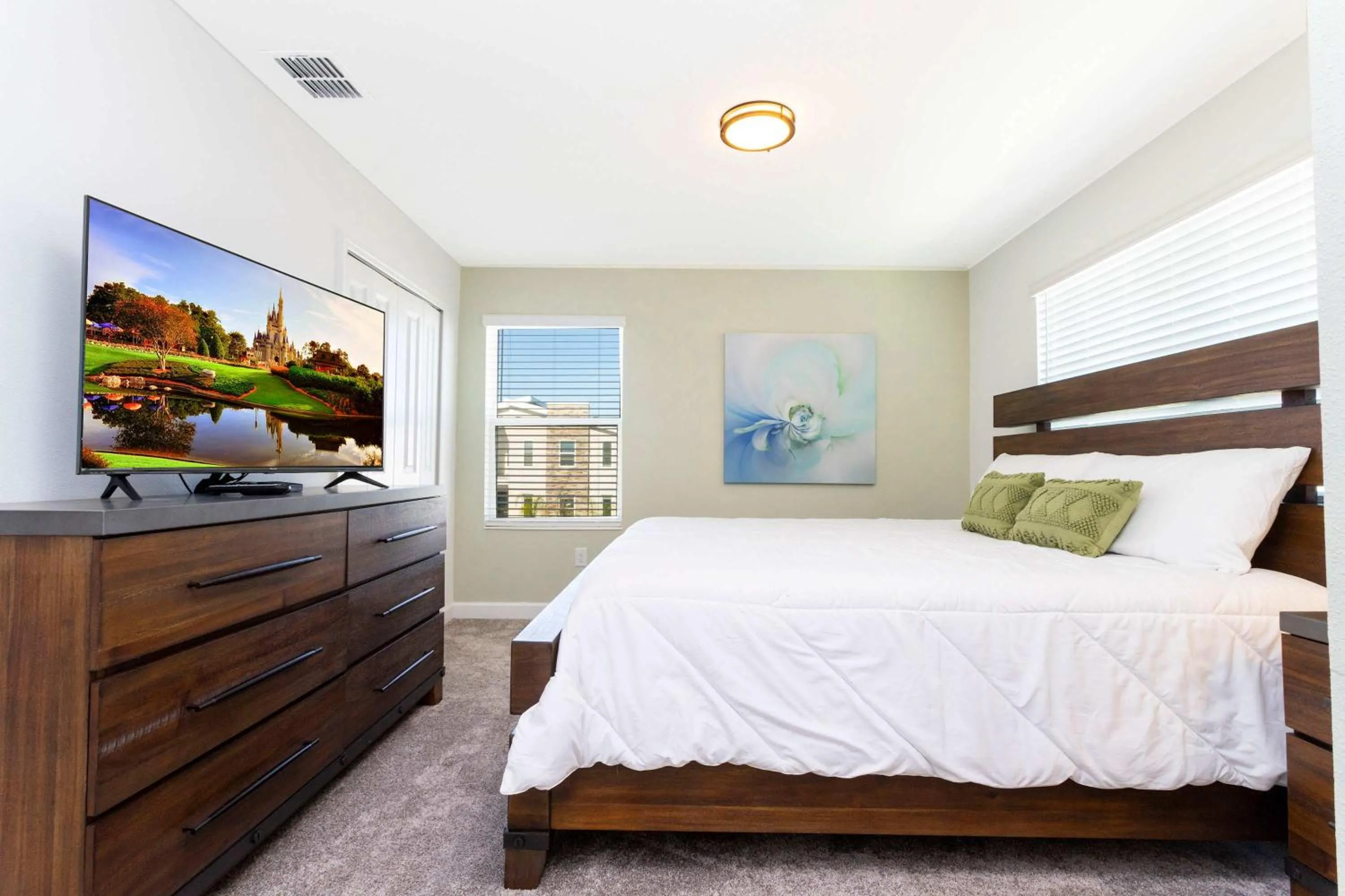Bed in Gorgeous 5 Bd w/ Pool Close to Disney @ Champions Gate 948