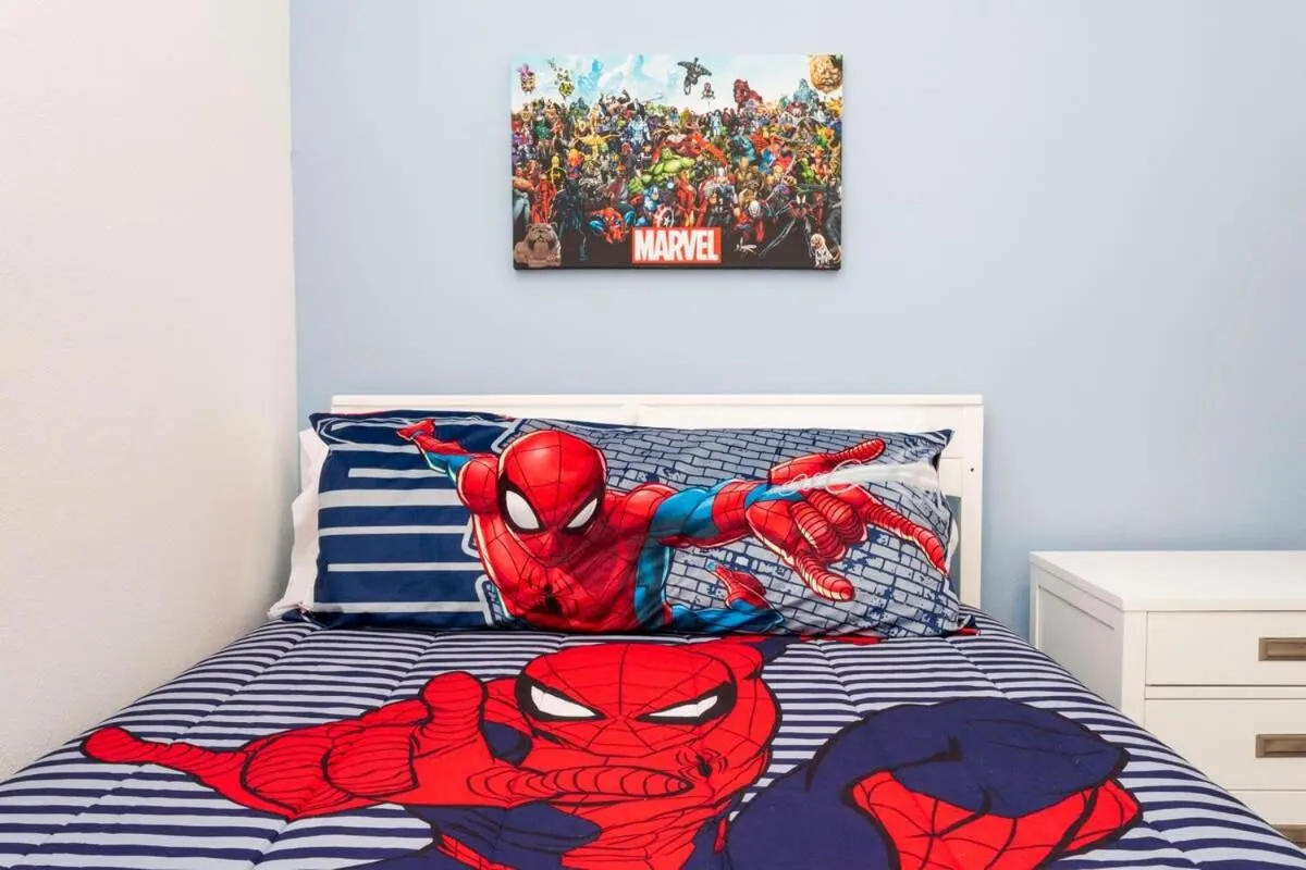 Bed in Gorgeous 5 Bd w/ Pool Close to Disney @ Champions Gate 948