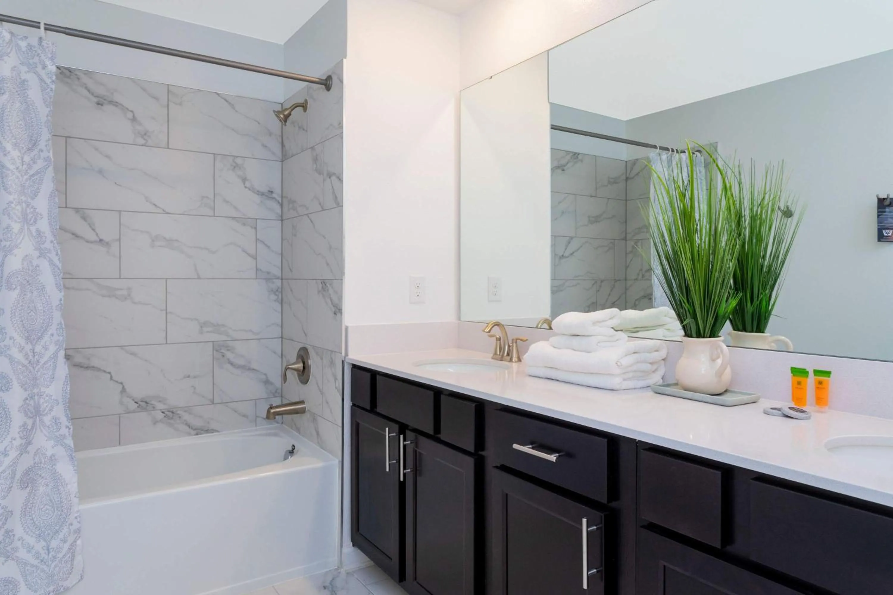 Gorgeous 5 Bd w/ Pool Close to Disney @ Champions Gate 948