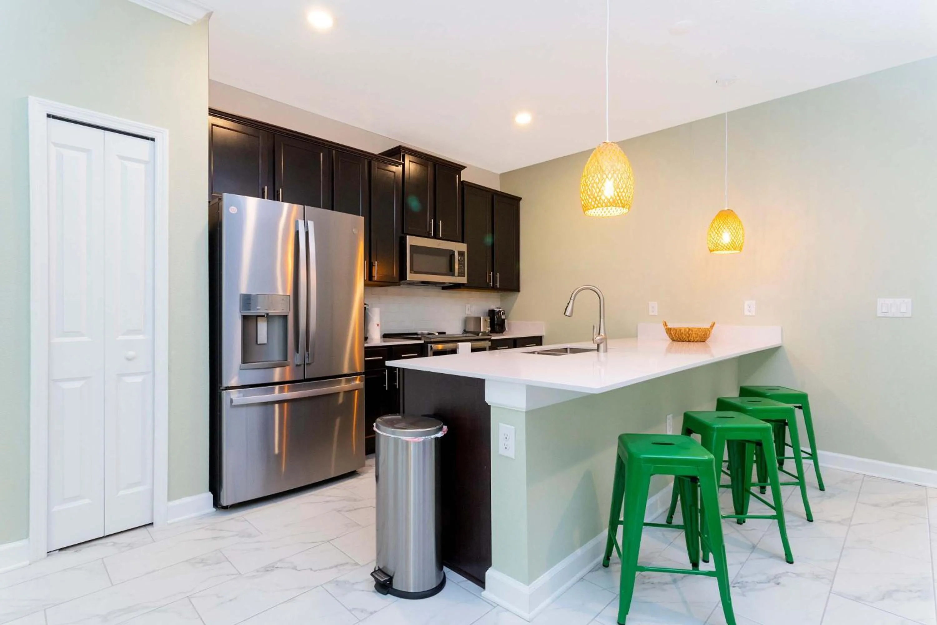 Gorgeous 5 Bd w/ Pool Close to Disney @ Champions Gate 948